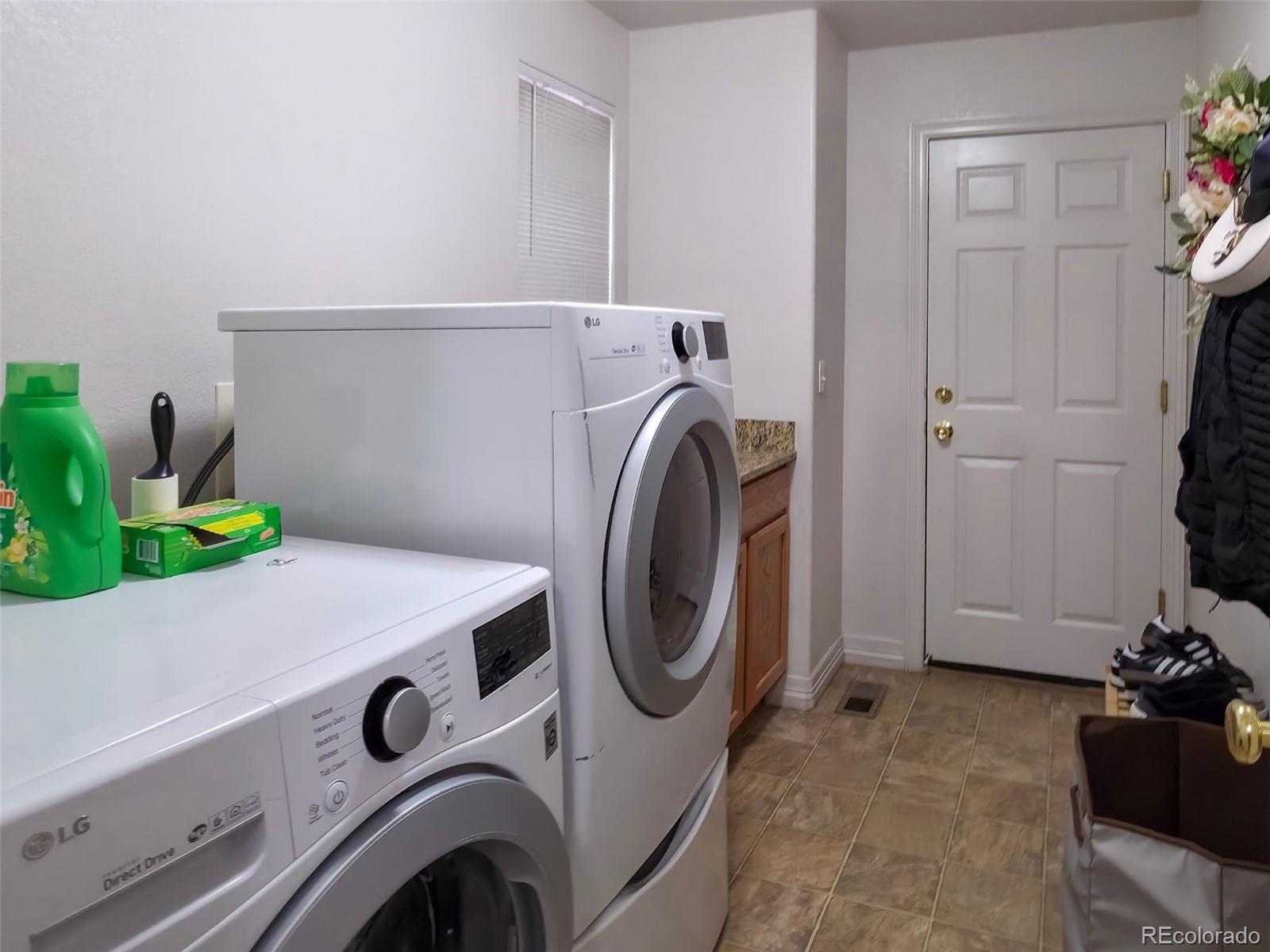 MLS Image #13 for 5560  lewiston street,denver, Colorado