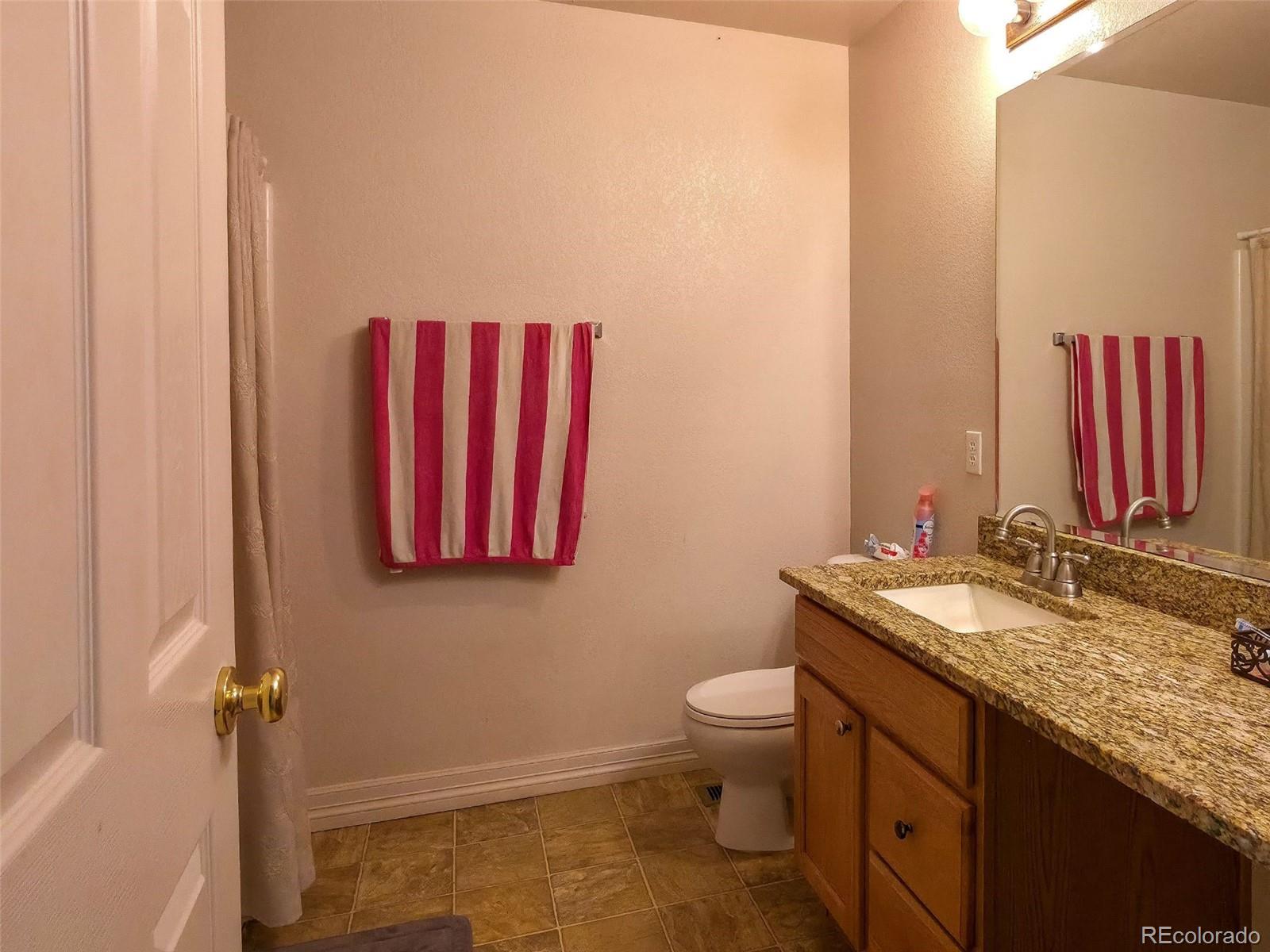 MLS Image #19 for 5560  lewiston street,denver, Colorado