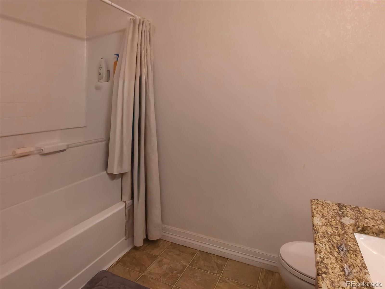 MLS Image #20 for 5560  lewiston street,denver, Colorado