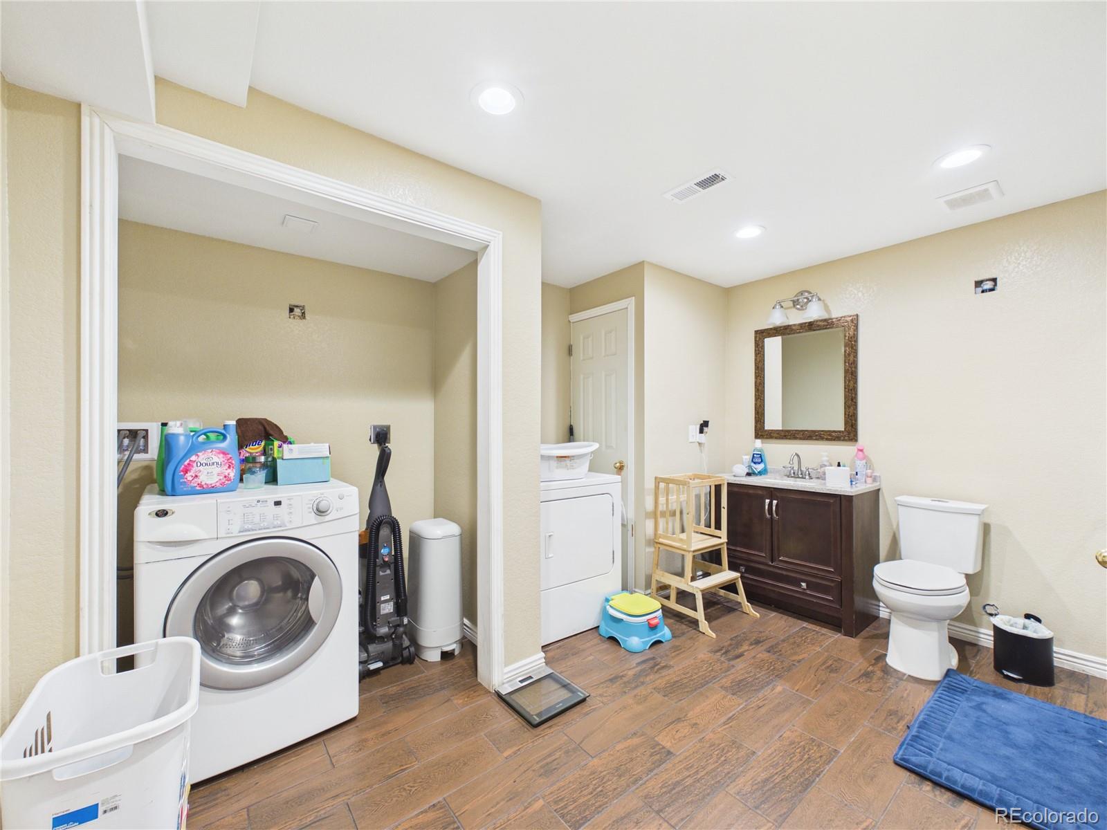 MLS Image #43 for 5560  lewiston street,denver, Colorado