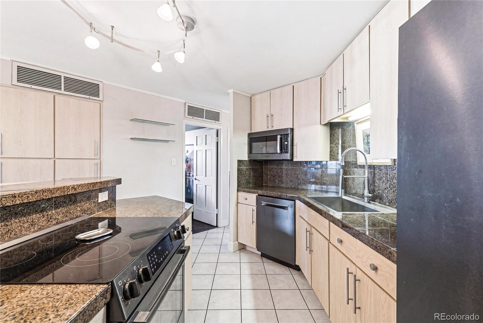 MLS Image #12 for 550 e 12th avenue 708,denver, Colorado
