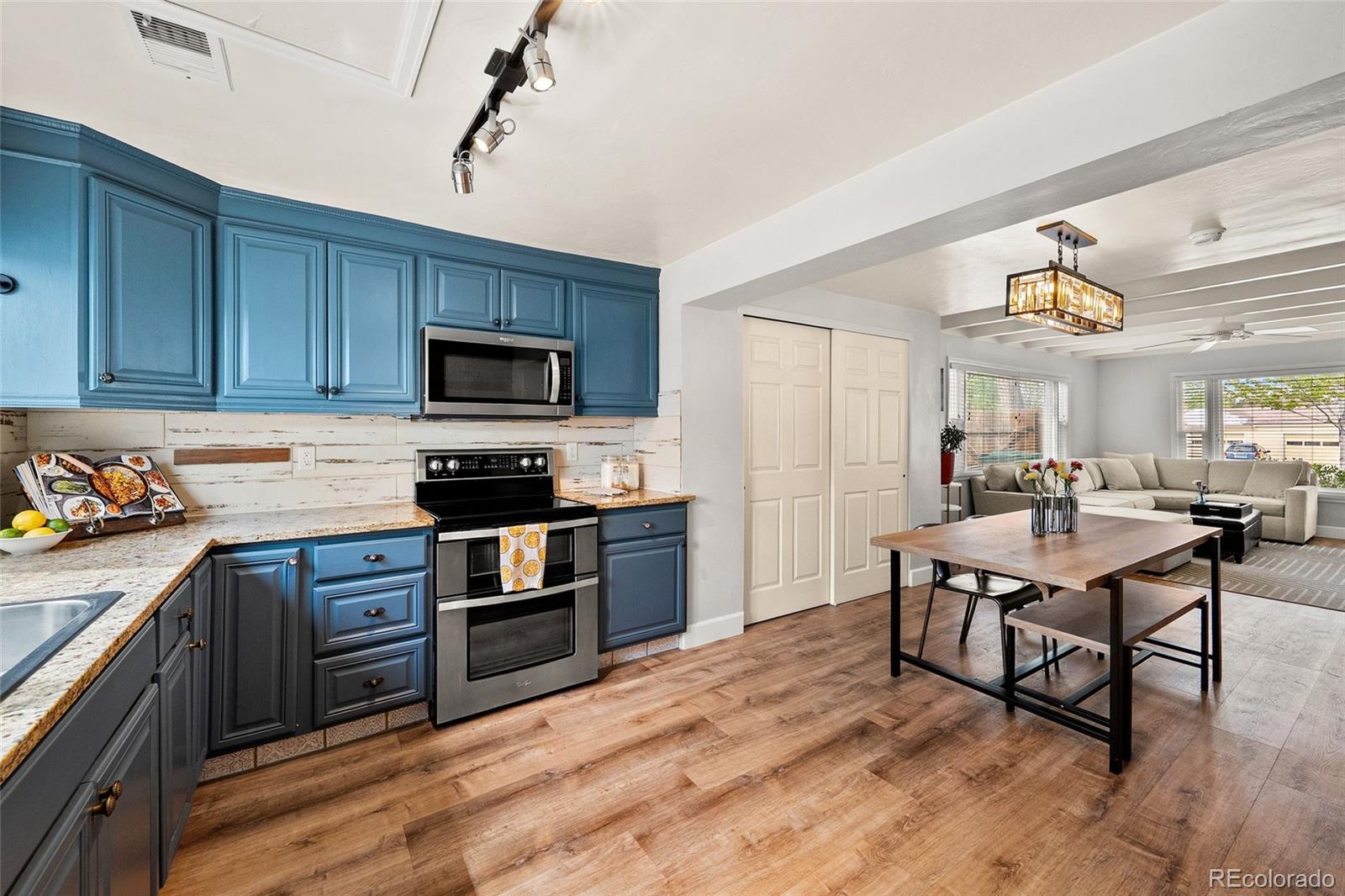 MLS Image #10 for 4676 s lincoln street,englewood, Colorado