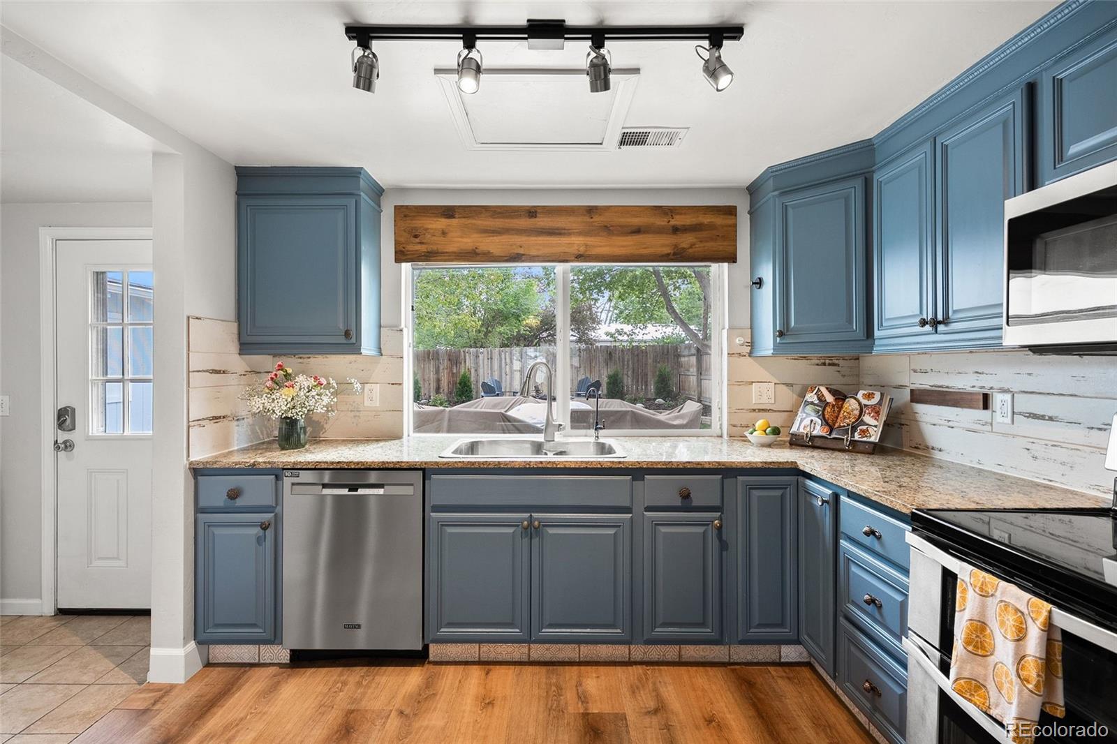 MLS Image #12 for 4676 s lincoln street,englewood, Colorado