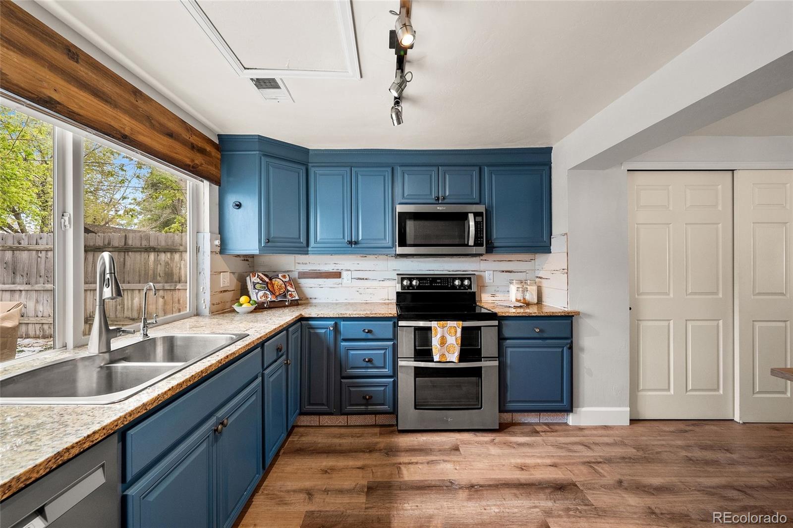 MLS Image #13 for 4676 s lincoln street,englewood, Colorado