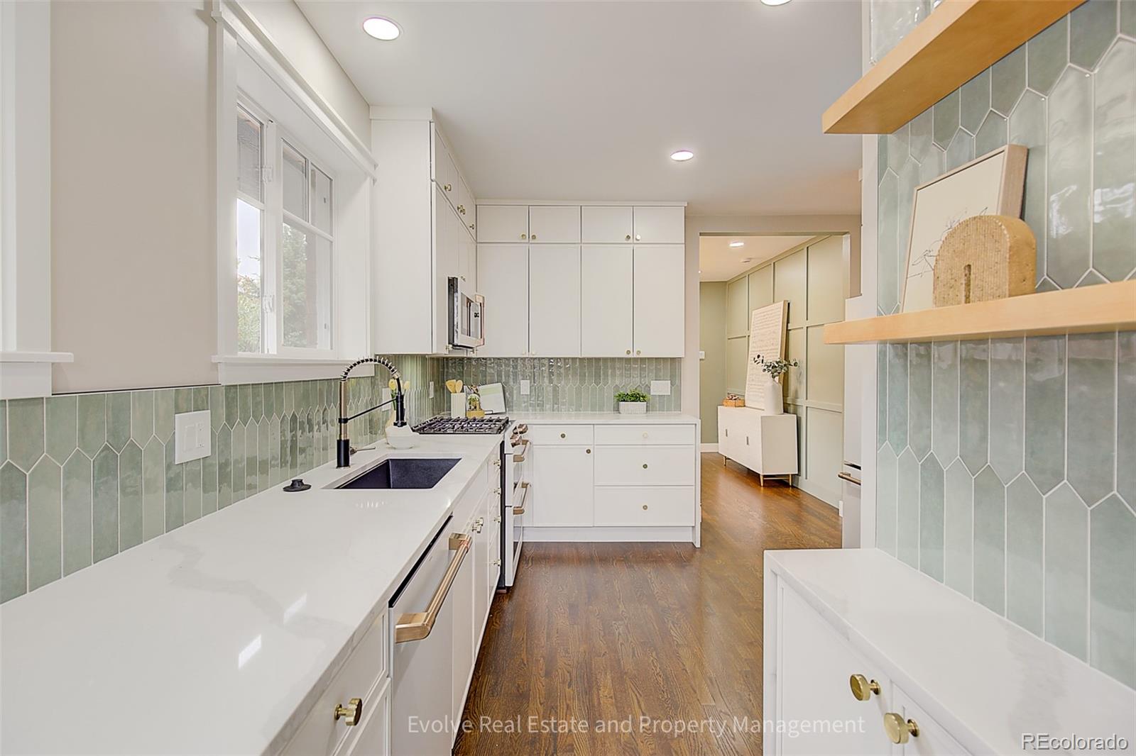 MLS Image #12 for 1359 s corona street,denver, Colorado
