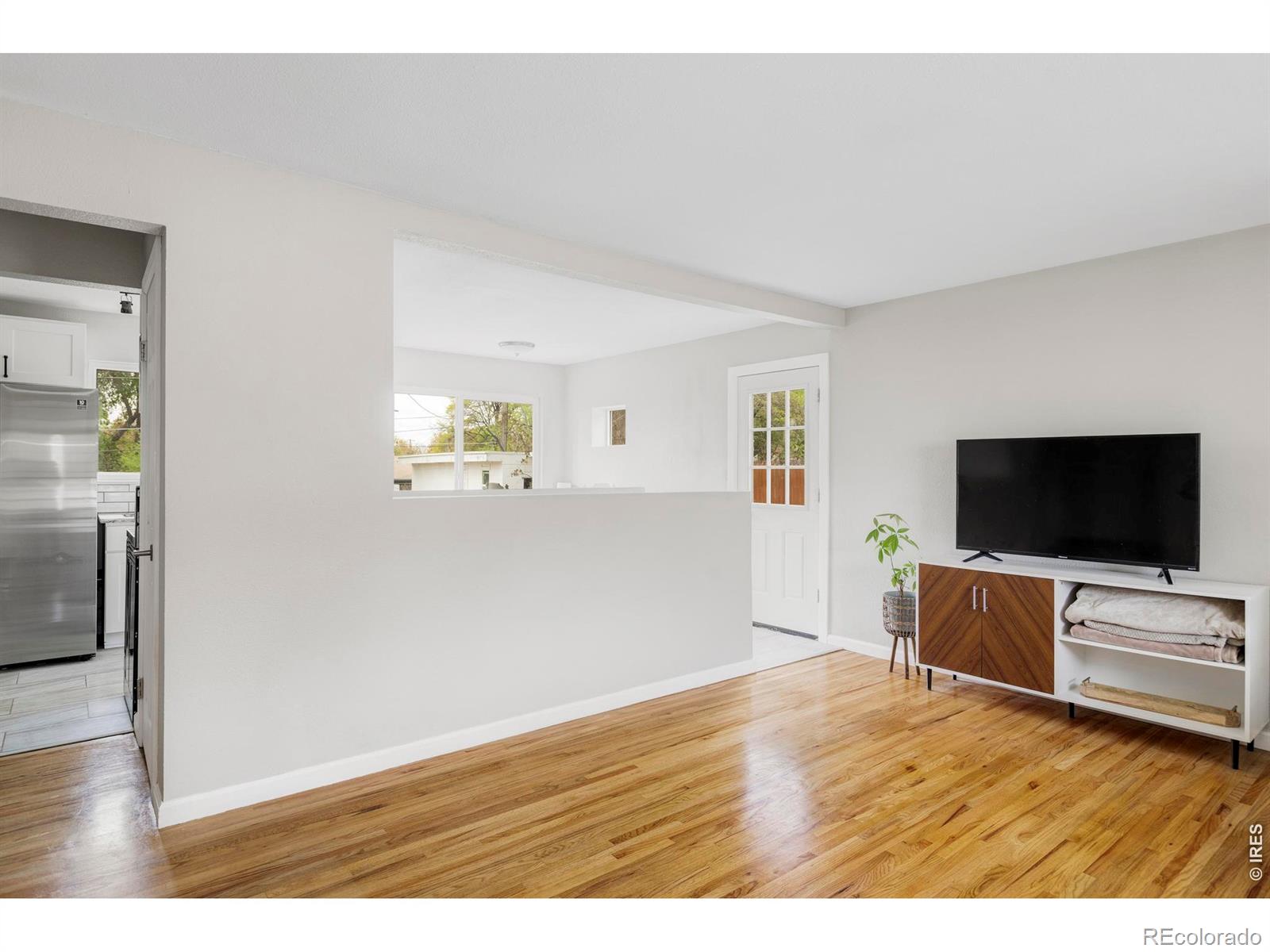 MLS Image #4 for 1446  elmwood lane,denver, Colorado