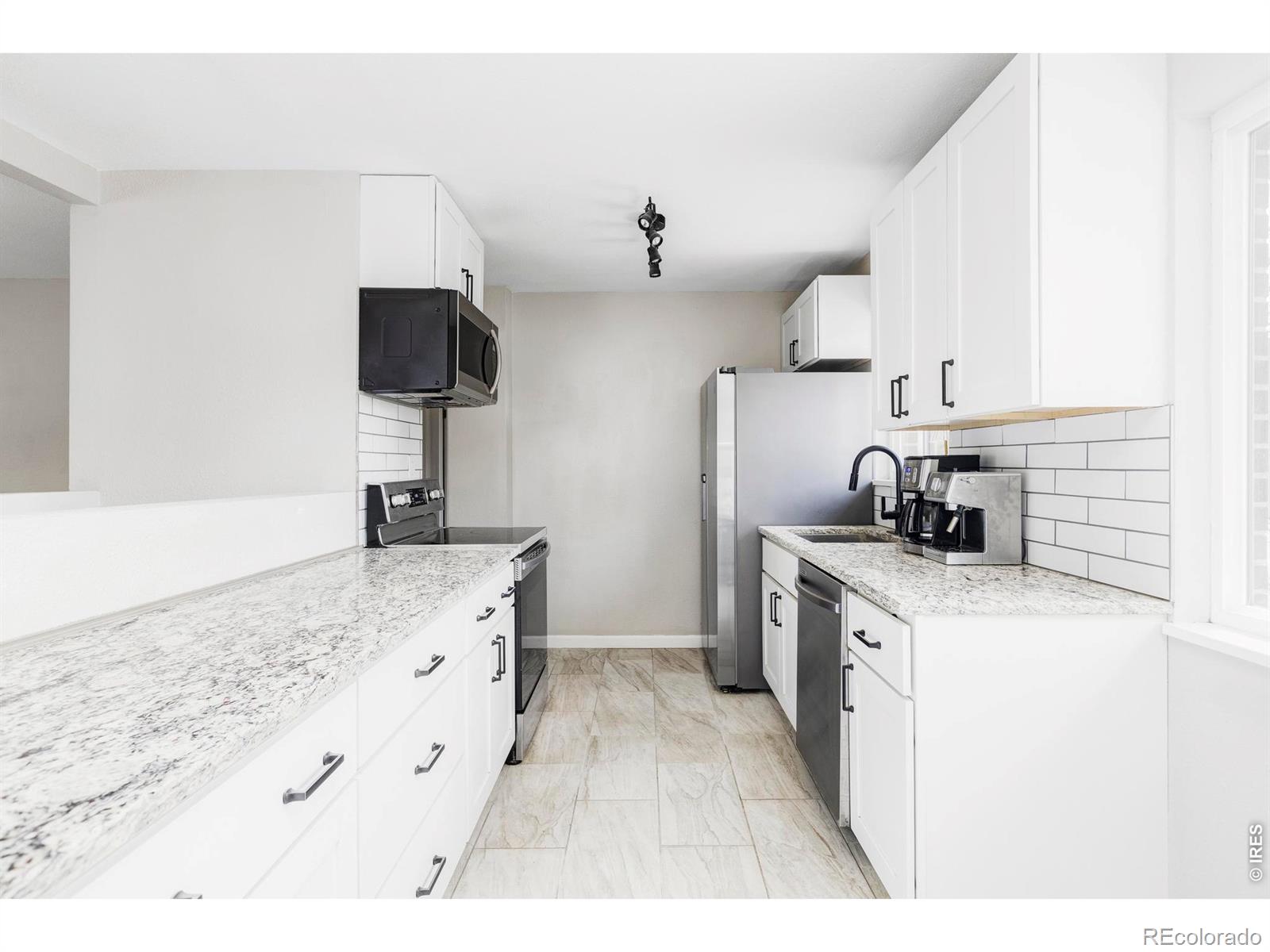 MLS Image #7 for 1446  elmwood lane,denver, Colorado