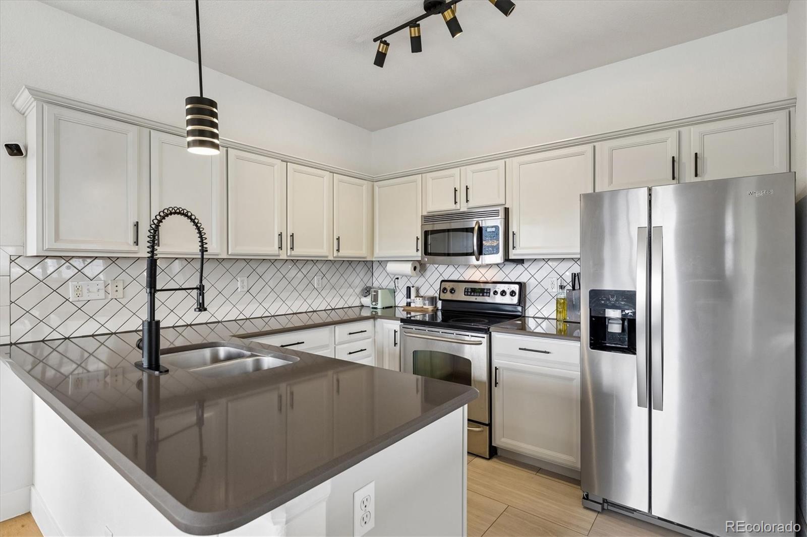 MLS Image #9 for 14300  waterside lane,broomfield, Colorado