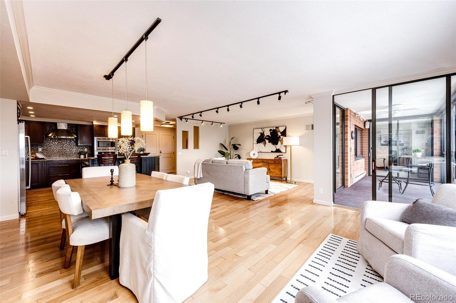 MLS Image #2 for 1551  larimer street 1702,denver, Colorado