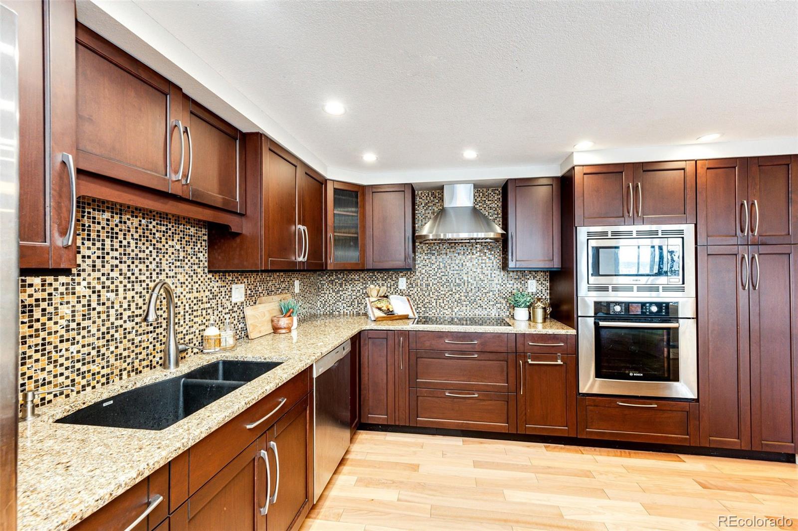MLS Image #7 for 1551  larimer street 1702,denver, Colorado