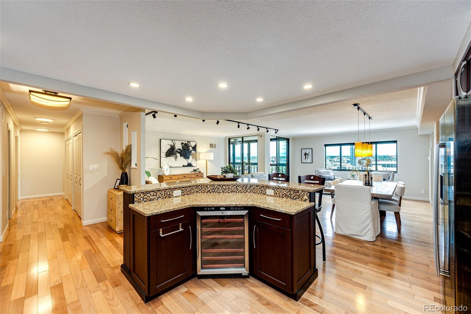 MLS Image #8 for 1551  larimer street 1702,denver, Colorado