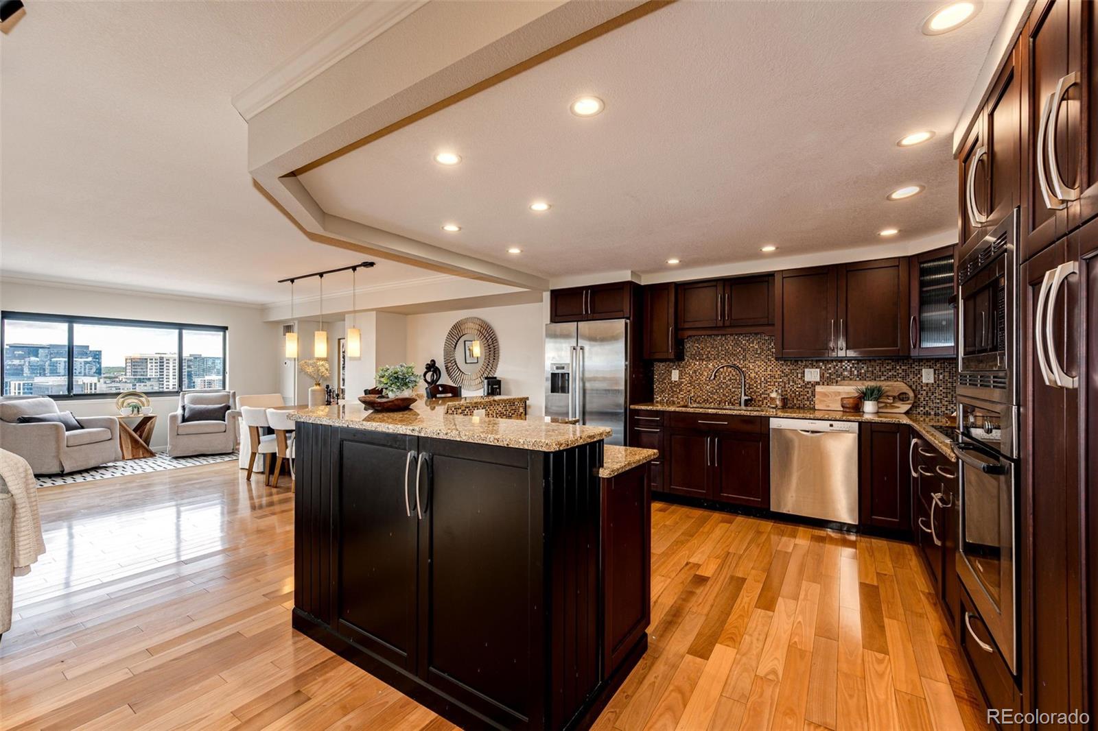 MLS Image #9 for 1551  larimer street 1702,denver, Colorado