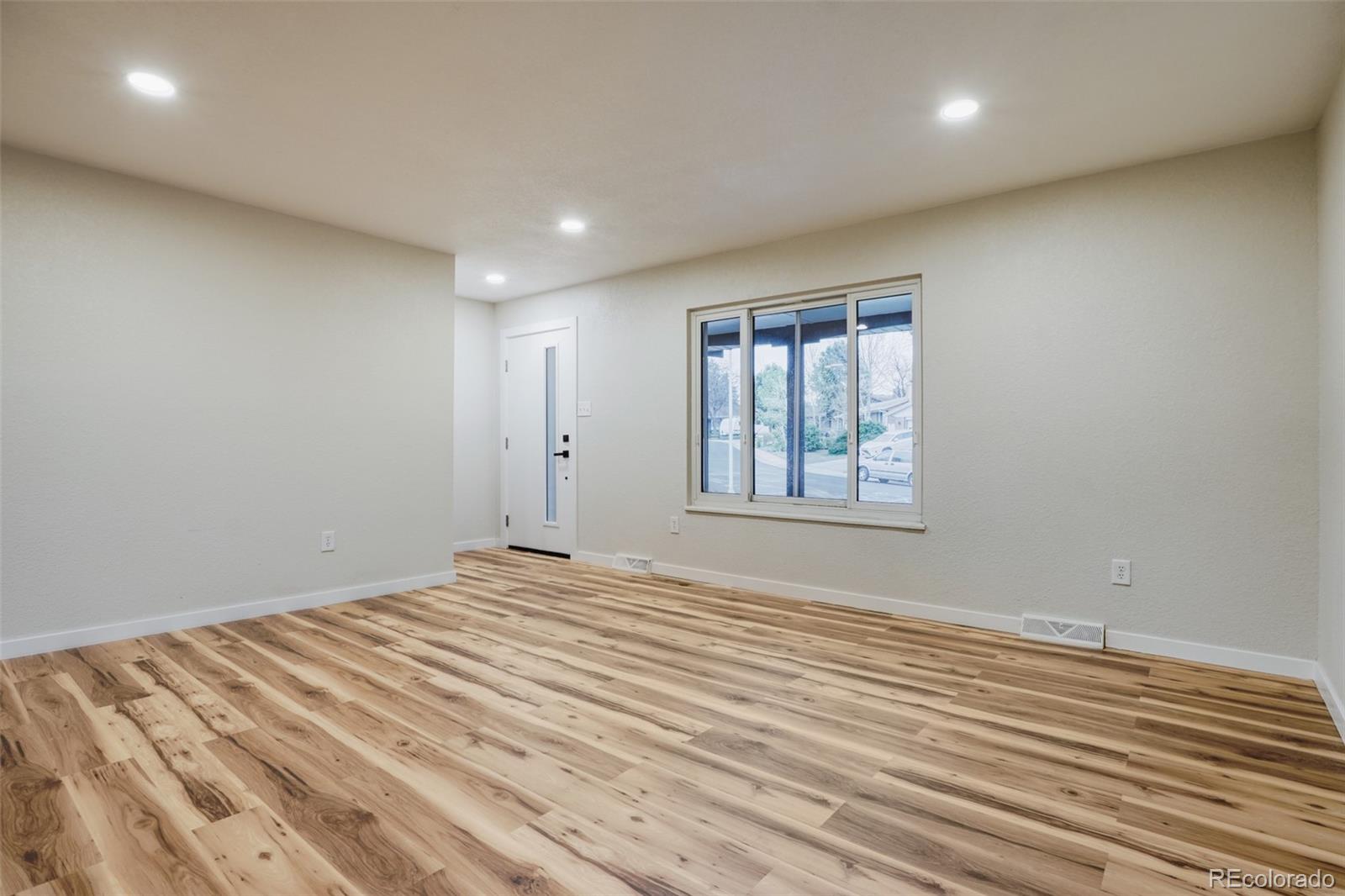 MLS Image #10 for 2123 s olathe street,aurora, Colorado