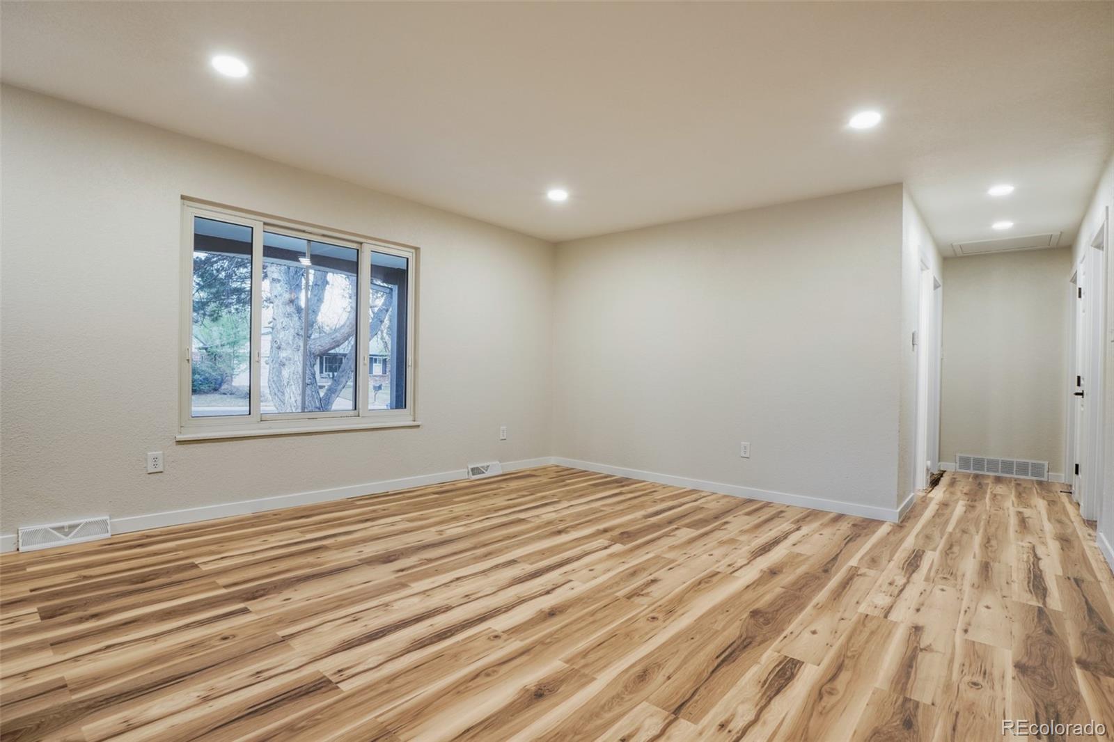 MLS Image #11 for 2123 s olathe street,aurora, Colorado