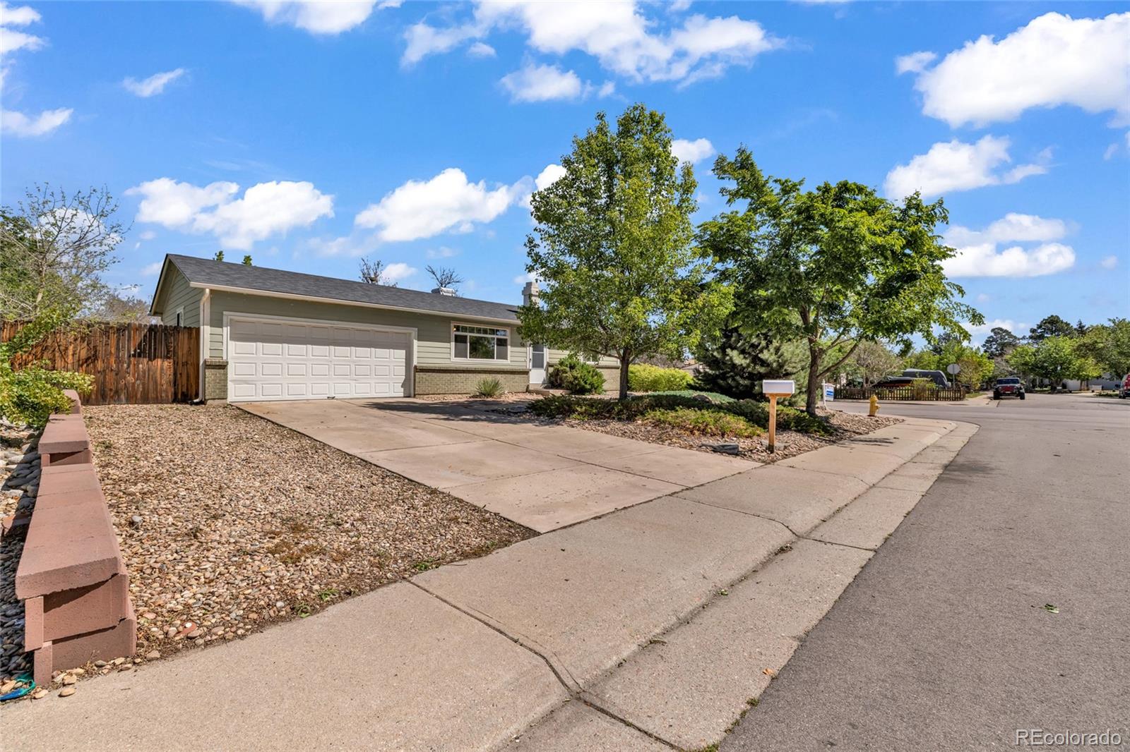 MLS Image #2 for 15949 e brunswick drive,aurora, Colorado