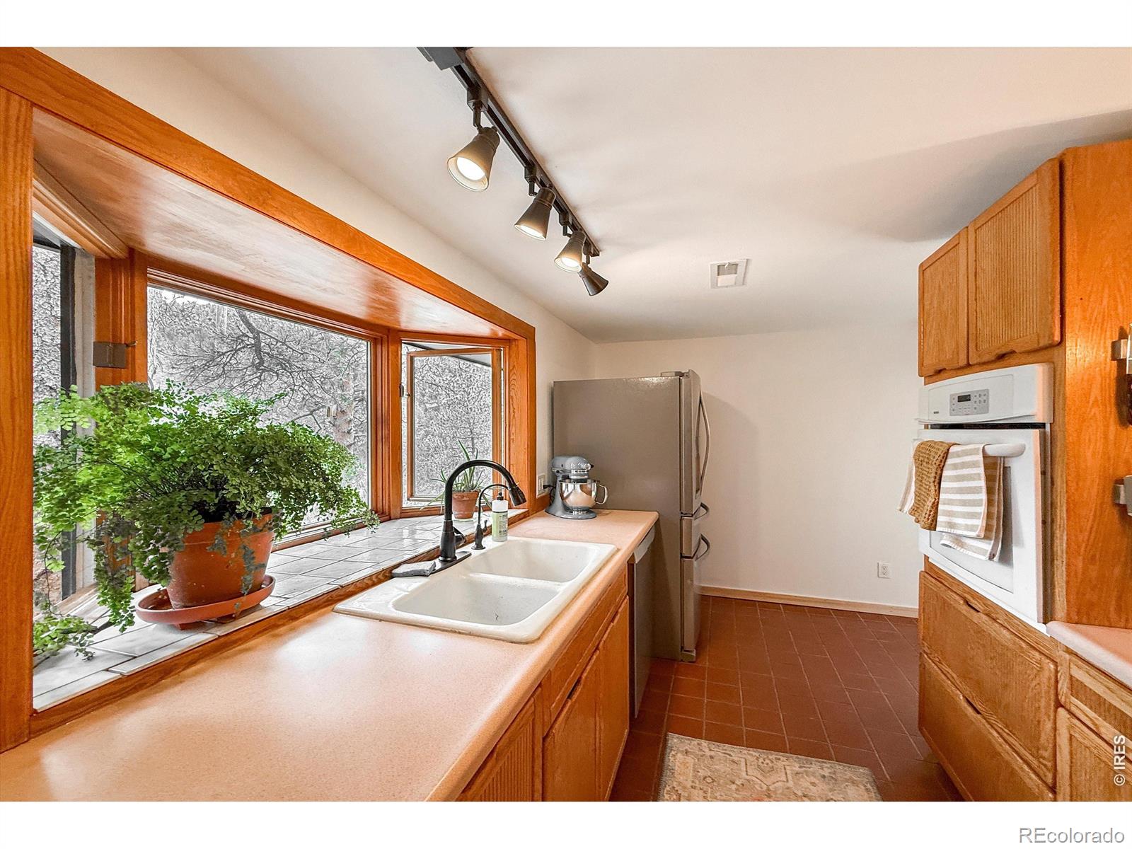 MLS Image #11 for 34  cedar drive,lyons, Colorado