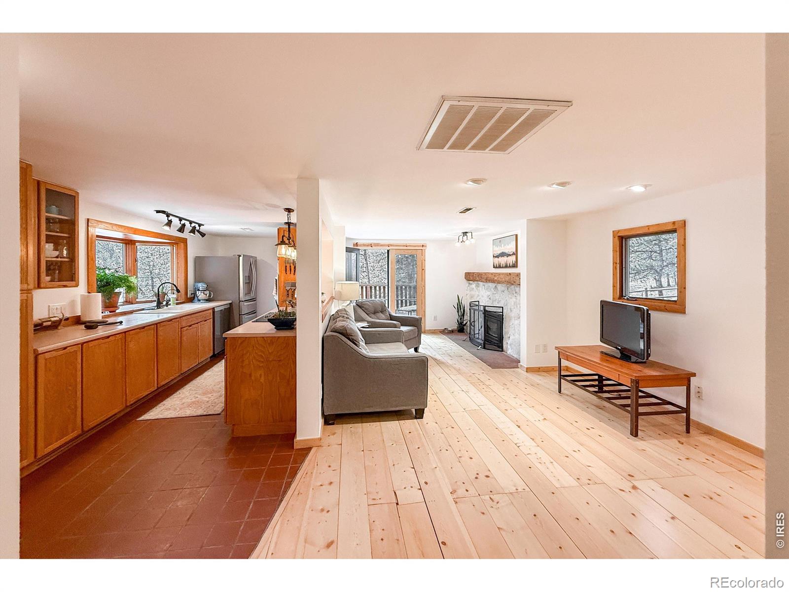 MLS Image #13 for 34  cedar drive,lyons, Colorado