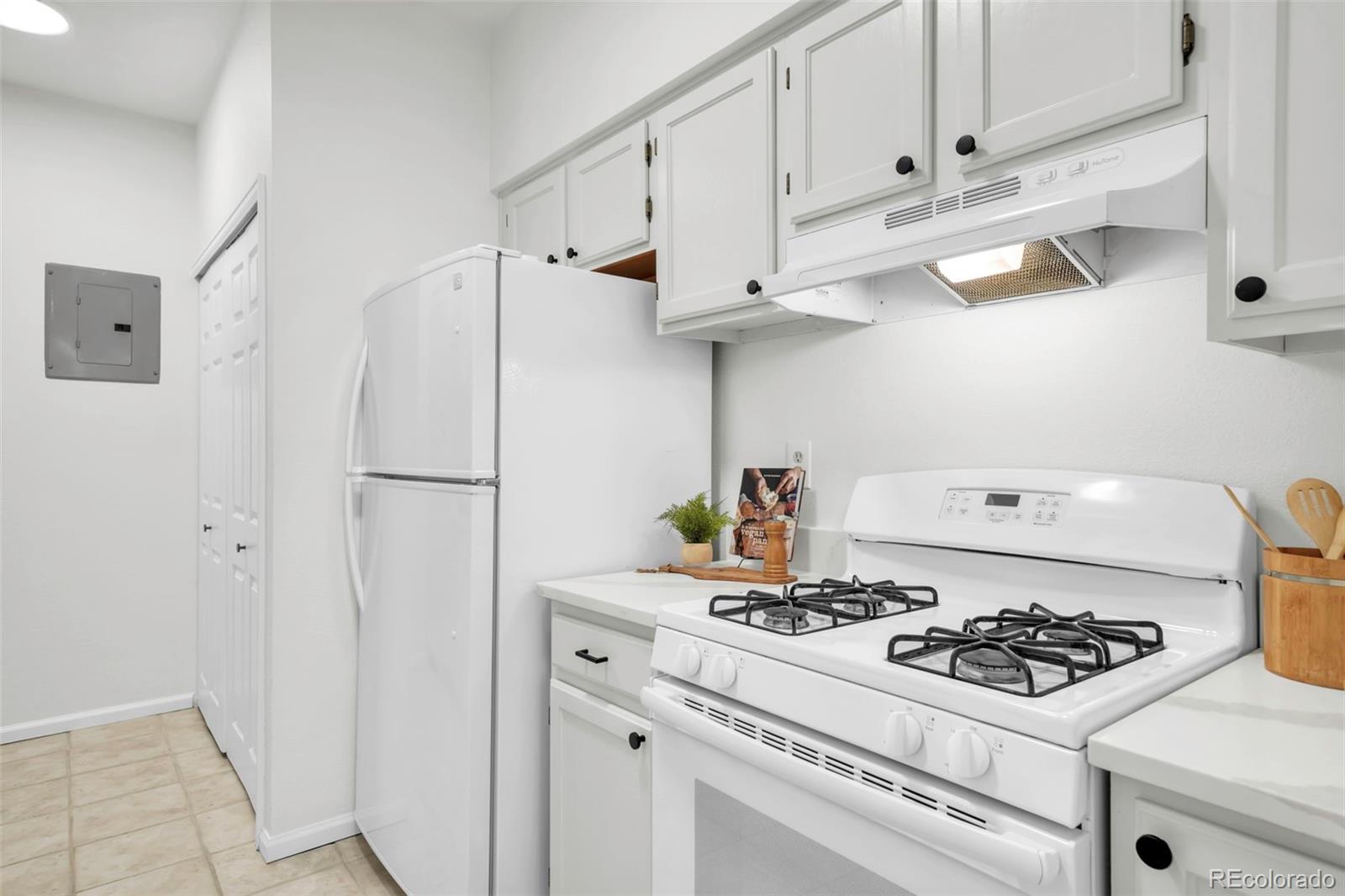 MLS Image #5 for 7411  spy glass court,boulder, Colorado