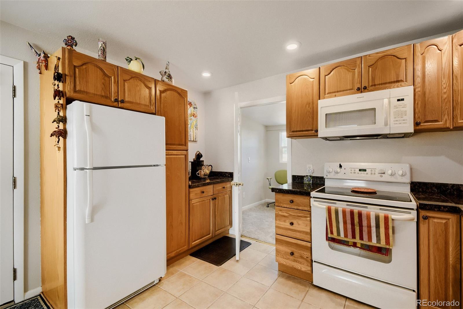 MLS Image #17 for 2365 s julian street,denver, Colorado