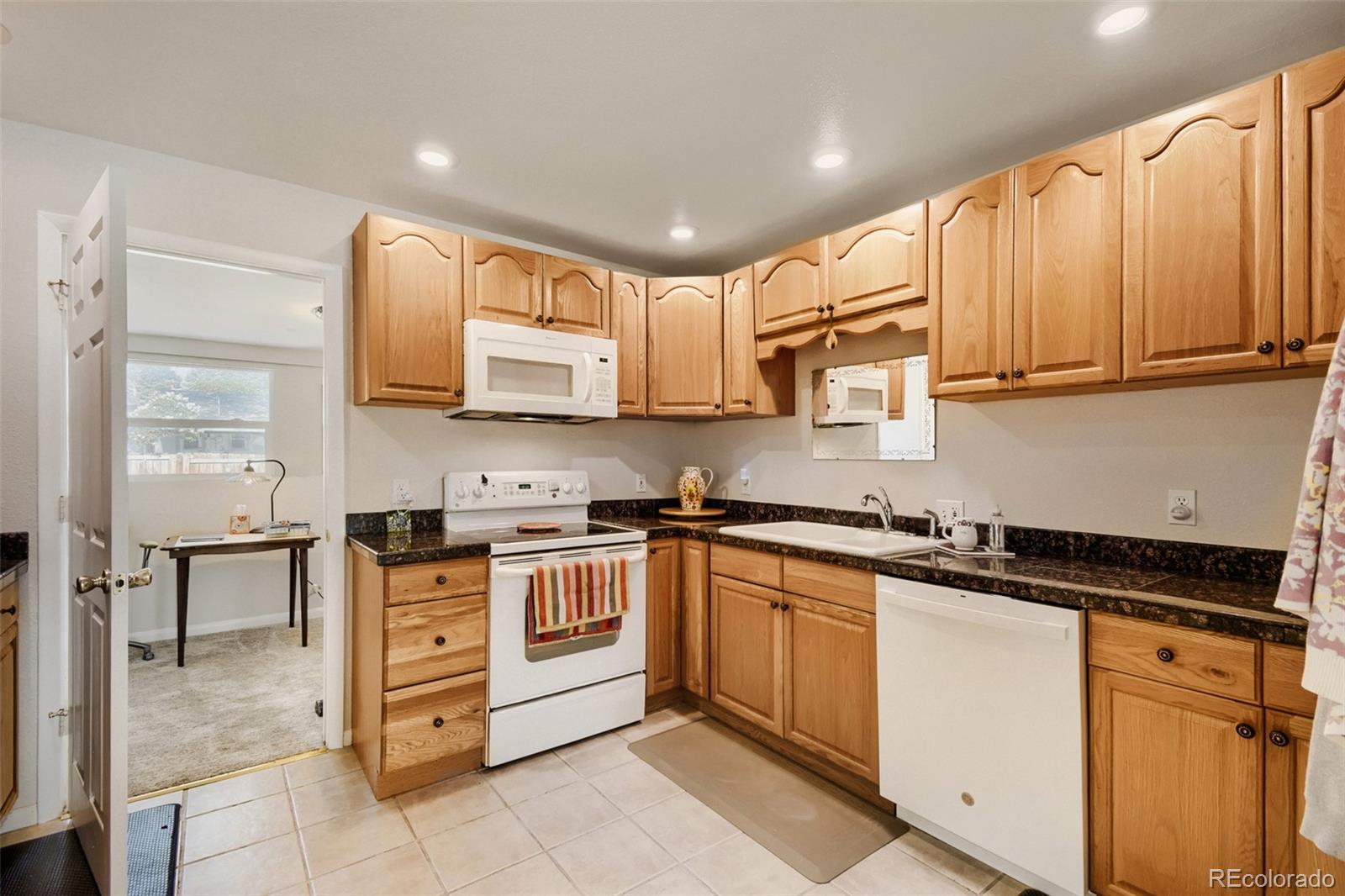 MLS Image #18 for 2365 s julian street,denver, Colorado