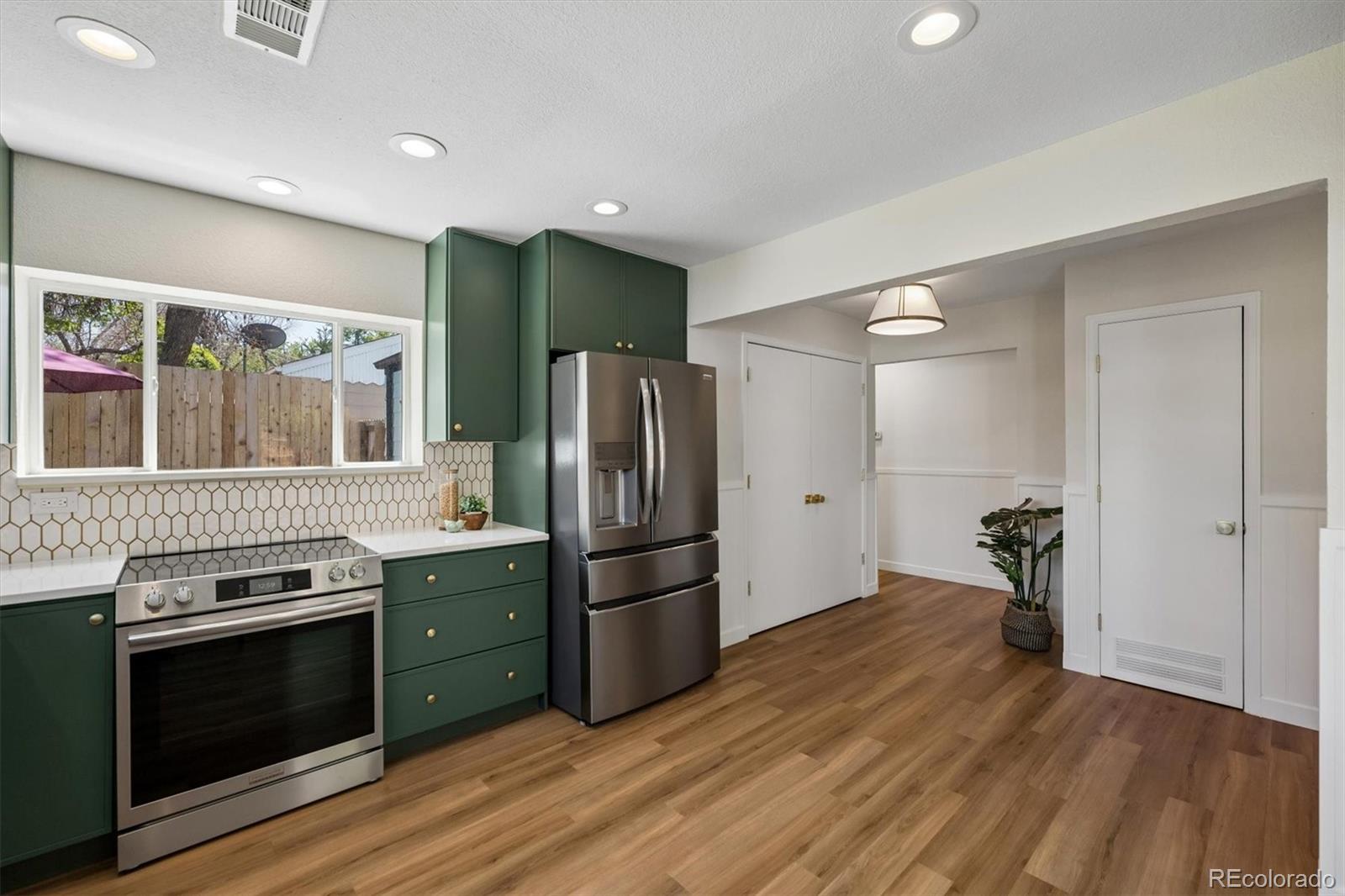 MLS Image #11 for 2876 s elm street,denver, Colorado