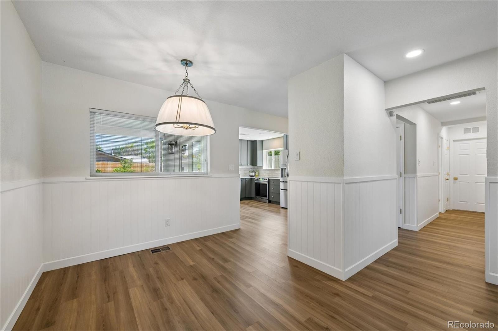 MLS Image #4 for 2876 s elm street,denver, Colorado