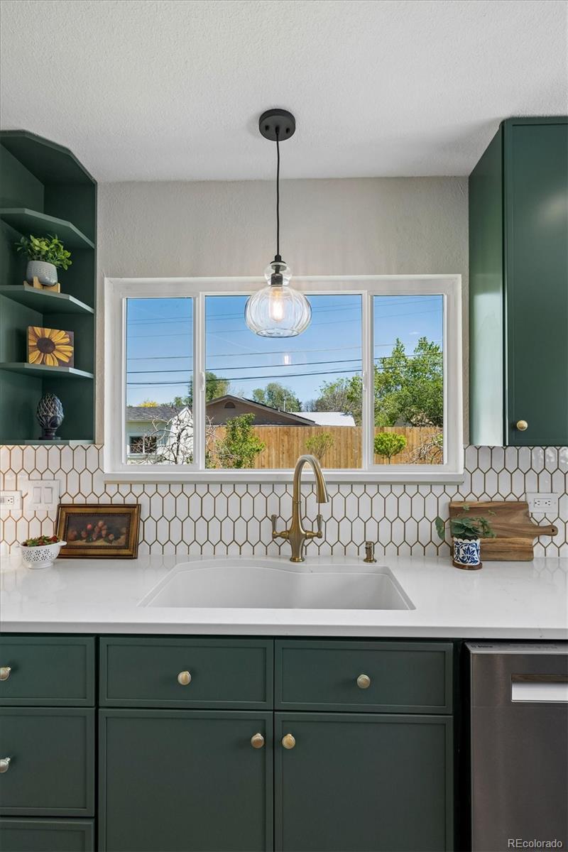 MLS Image #9 for 2876 s elm street,denver, Colorado