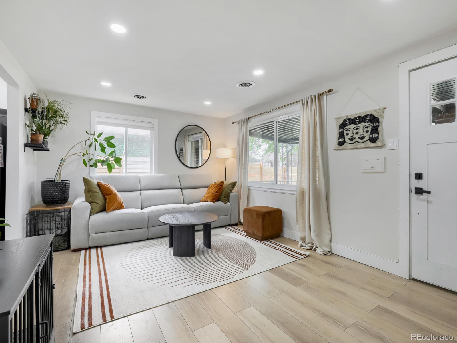 MLS Image #4 for 3536 n harrison street,denver, Colorado