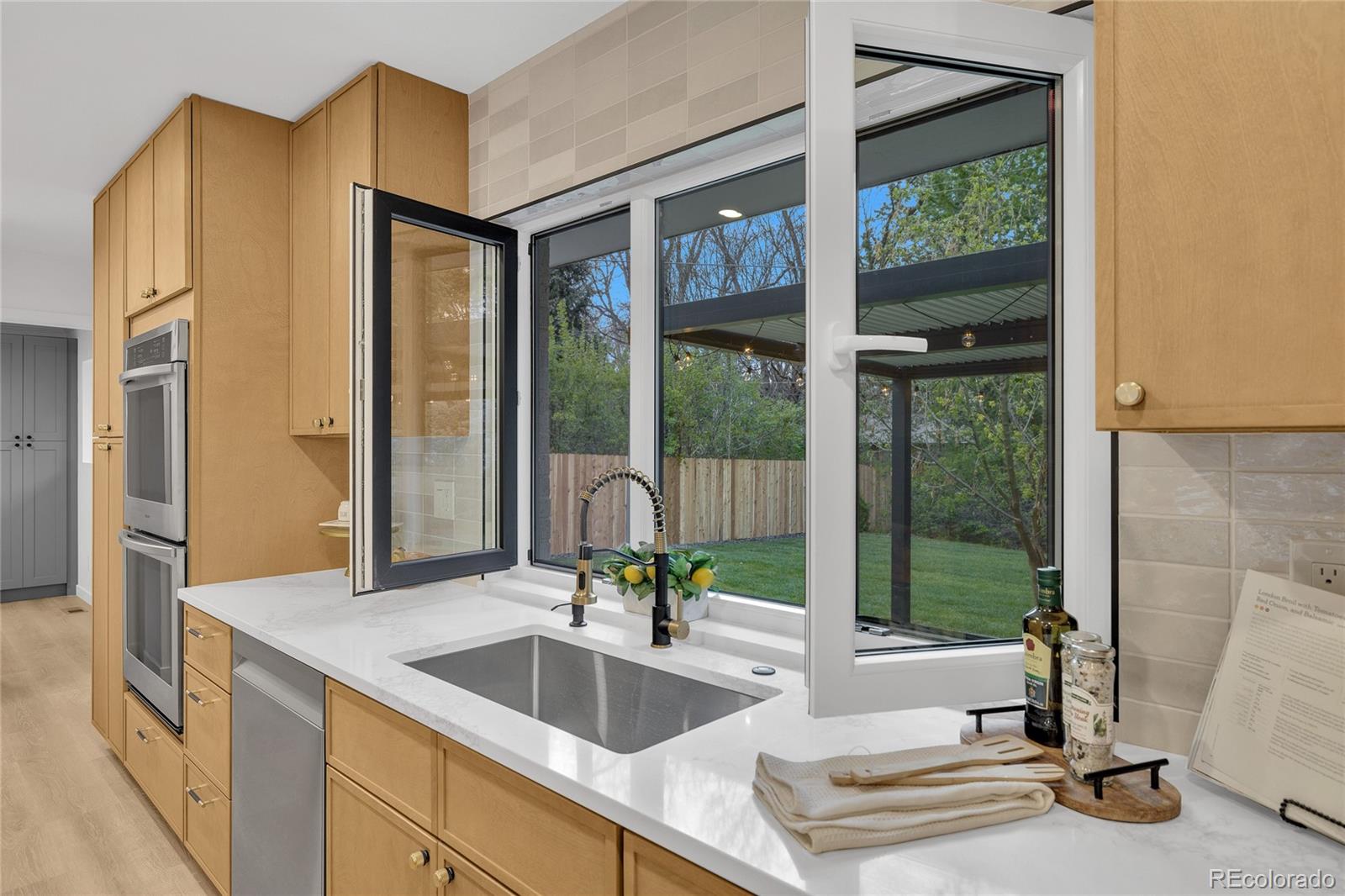 MLS Image #14 for 3651 s grape street,denver, Colorado