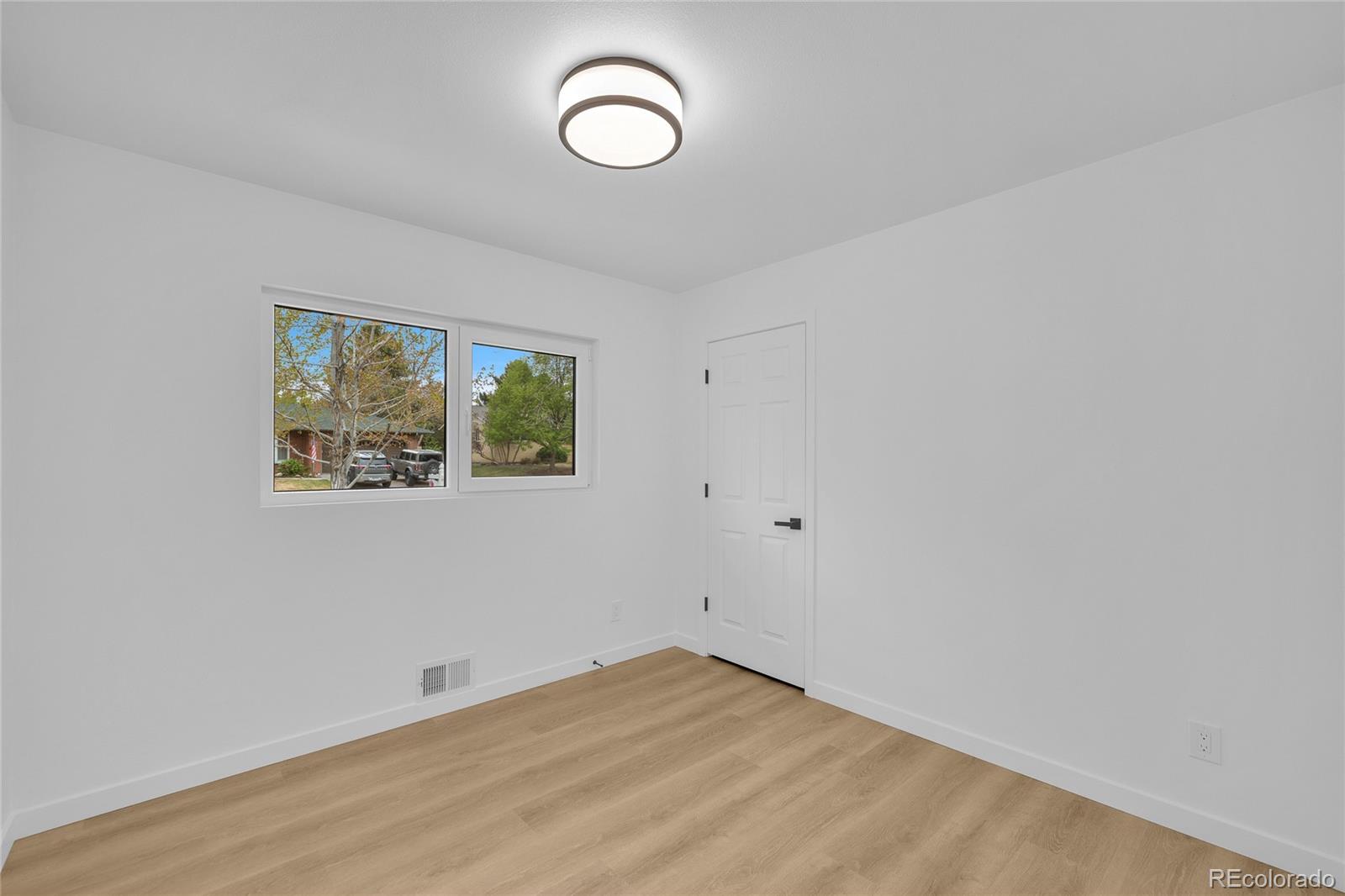 MLS Image #39 for 3651 s grape street,denver, Colorado