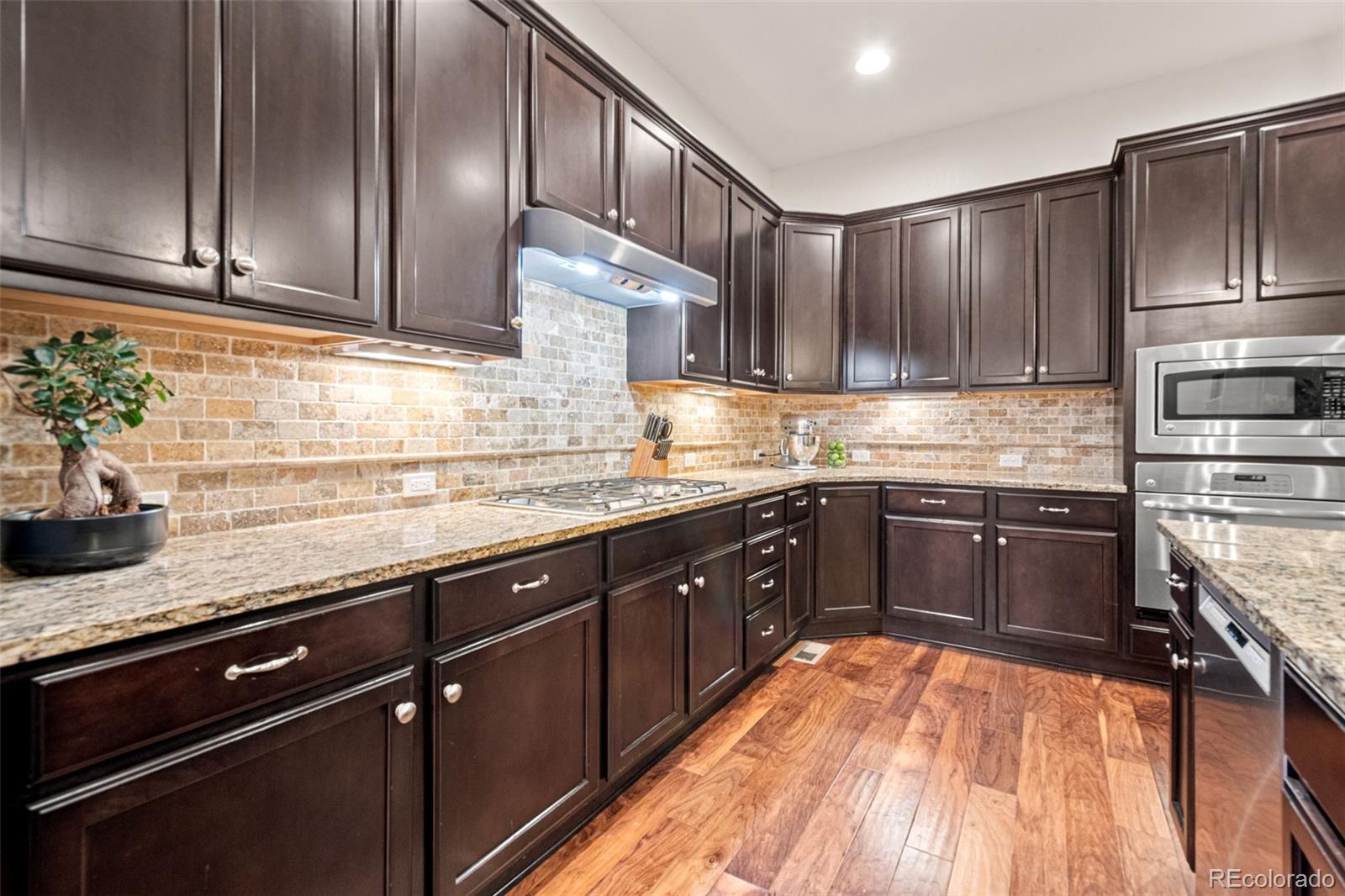 MLS Image #18 for 876  ulster way,denver, Colorado