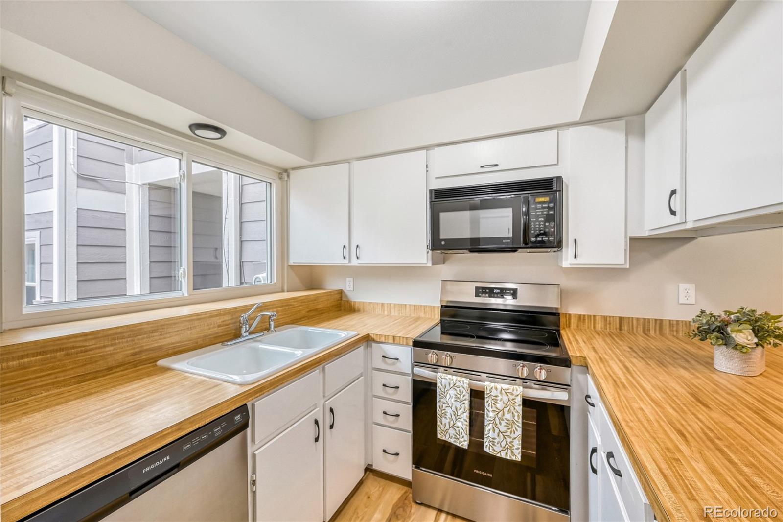 MLS Image #3 for 6815 w 84th way,arvada, Colorado
