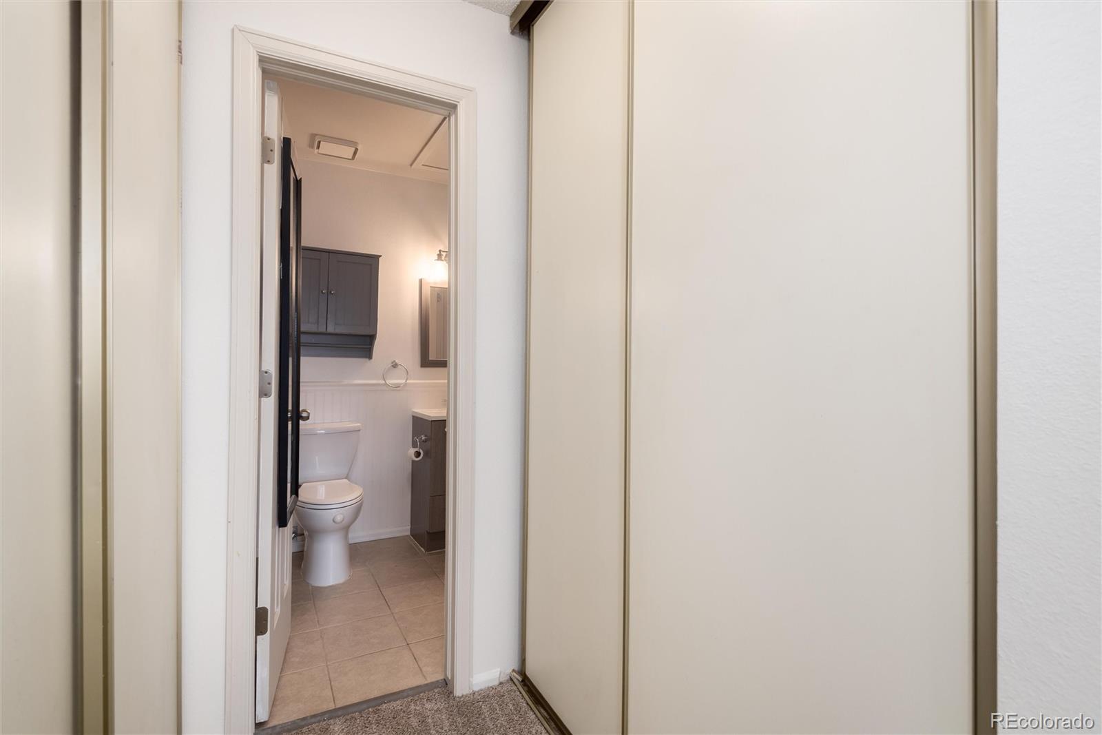 MLS Image #17 for 12513 e pacific circle,aurora, Colorado