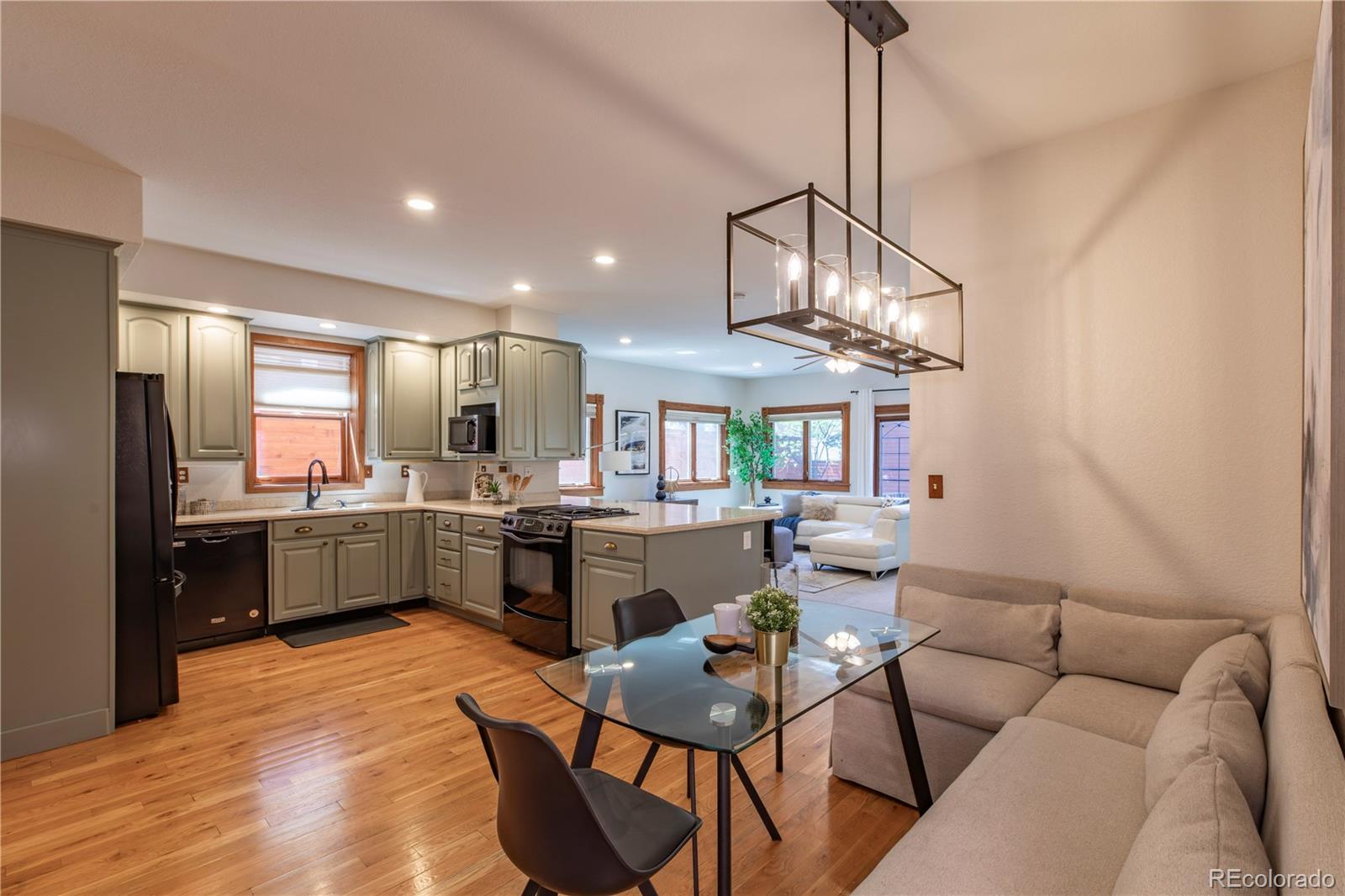 MLS Image #13 for 1361  elizabeth street,denver, Colorado