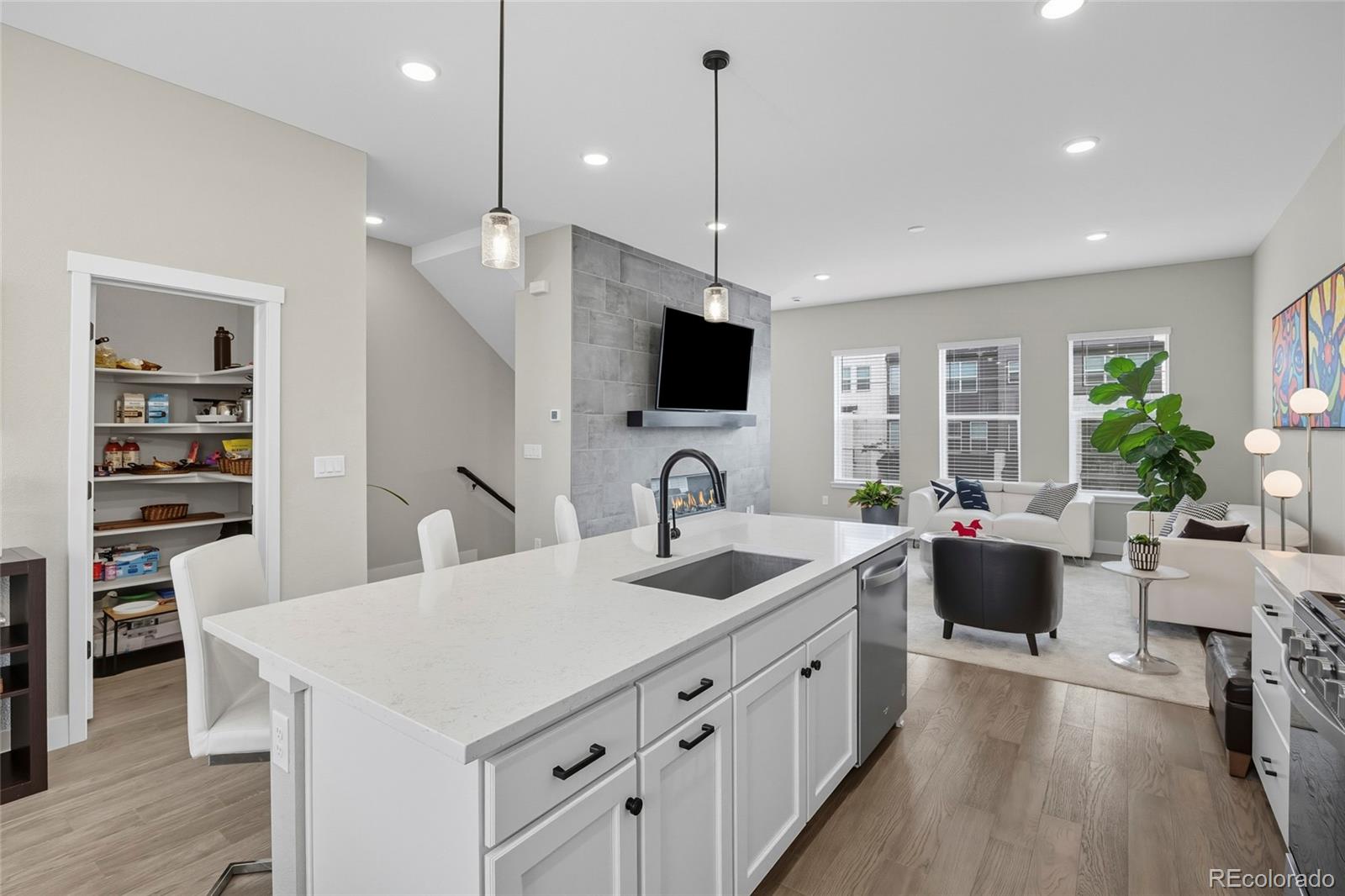 MLS Image #3 for 10139 e 62nd avenue ,denver, Colorado