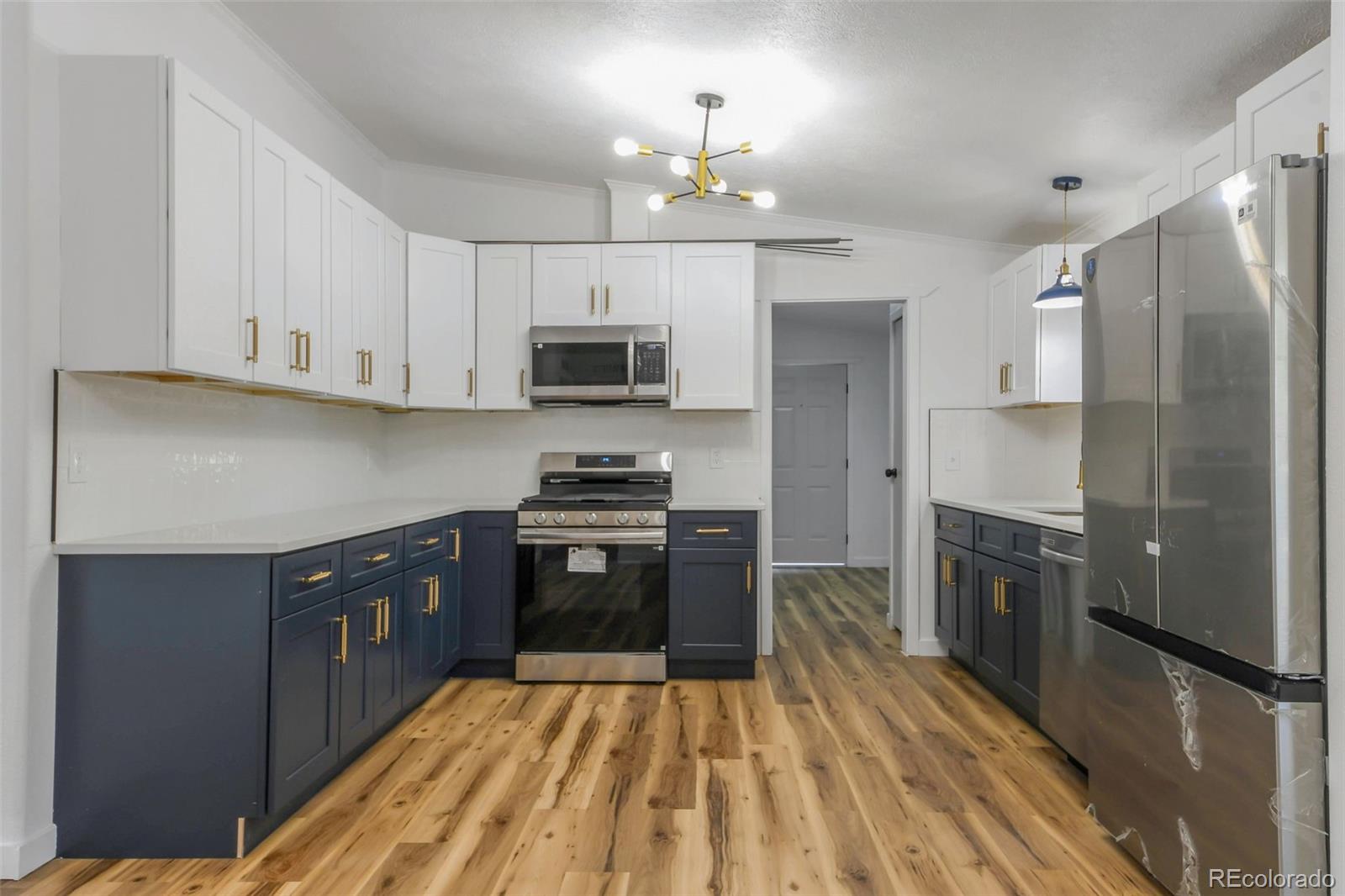 MLS Image #5 for 1935  geneva street,aurora, Colorado