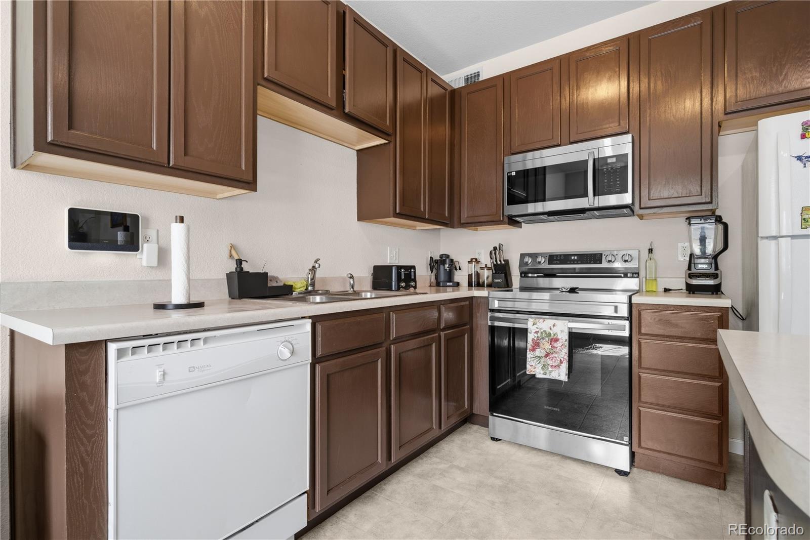 MLS Image #4 for 8105 e 11th avenue,denver, Colorado
