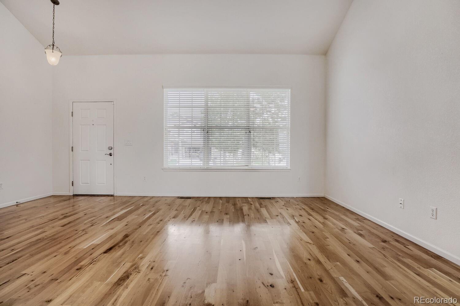 MLS Image #4 for 1542 s haleyville street,aurora, Colorado
