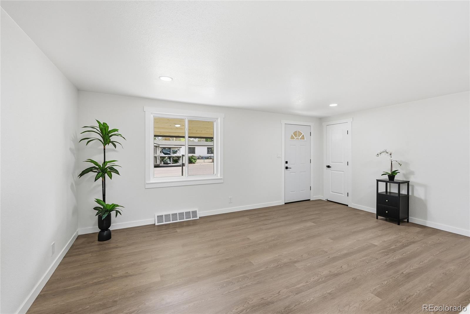MLS Image #7 for 6441  siegal court,commerce city, Colorado