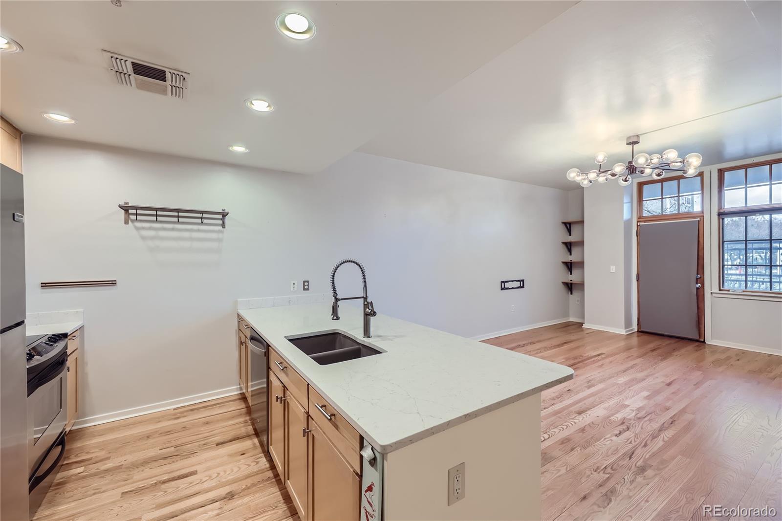 MLS Image #3 for 275 s harrison street,denver, Colorado