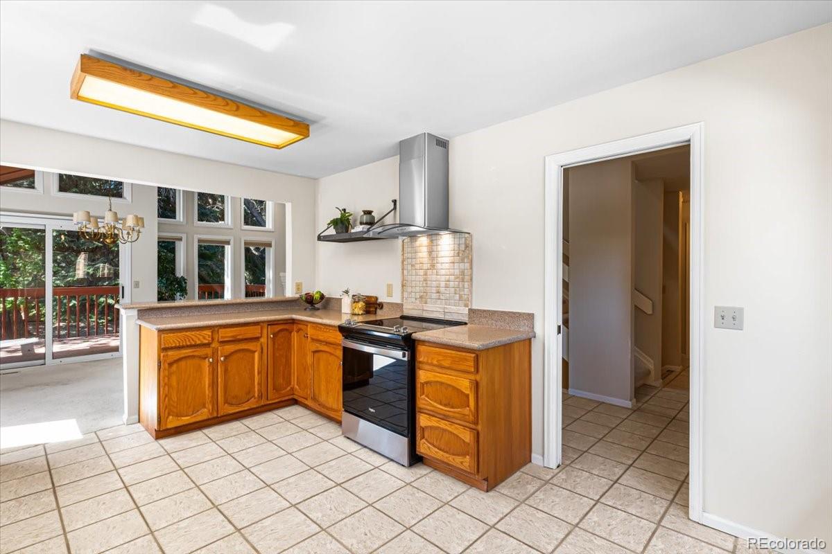 MLS Image #12 for 5414  coyote canyon way,morrison, Colorado