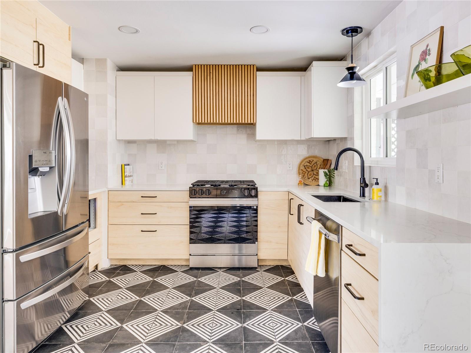 MLS Image #10 for 7107 e wyoming place,denver, Colorado