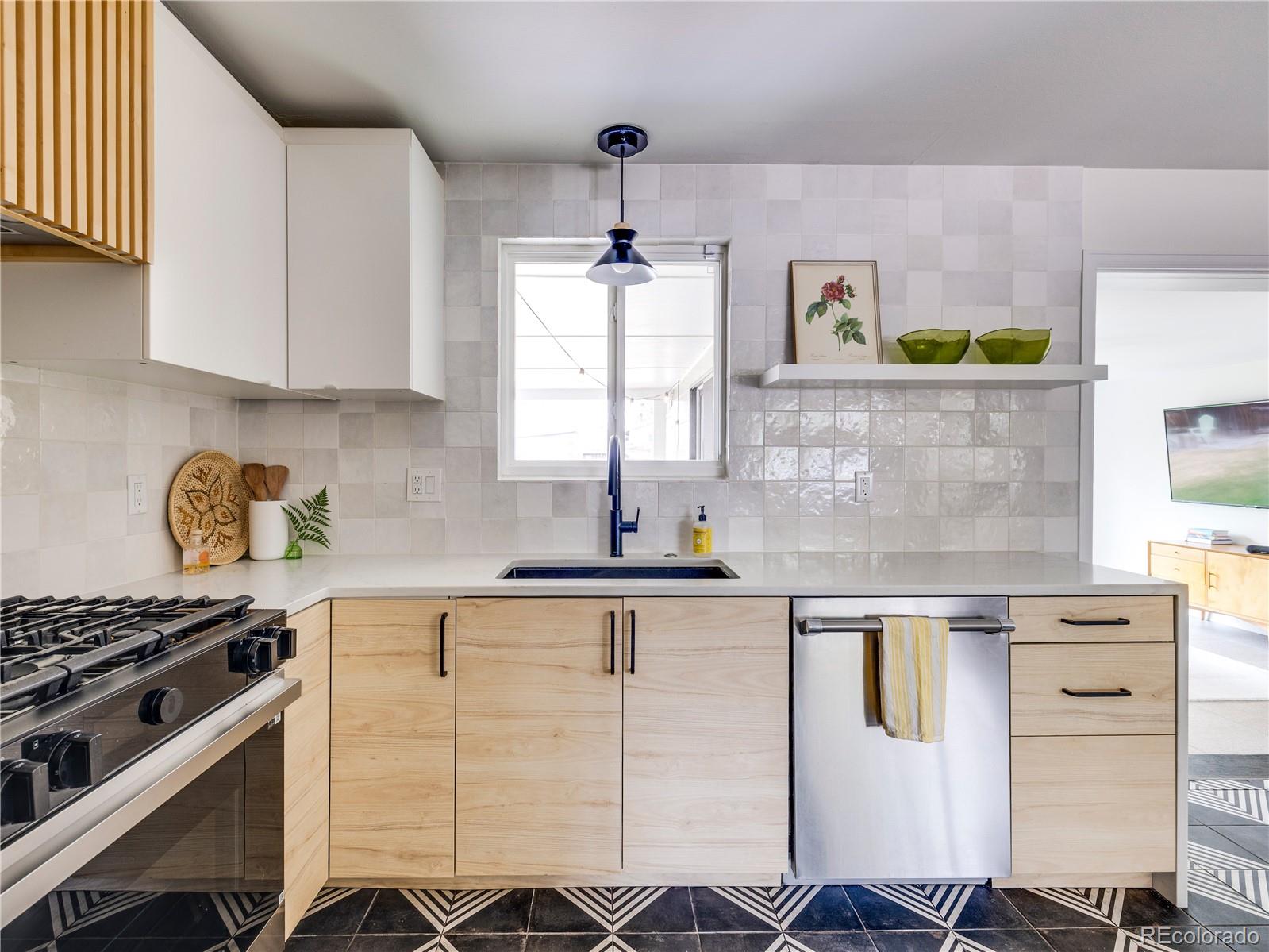 MLS Image #12 for 7107 e wyoming place,denver, Colorado
