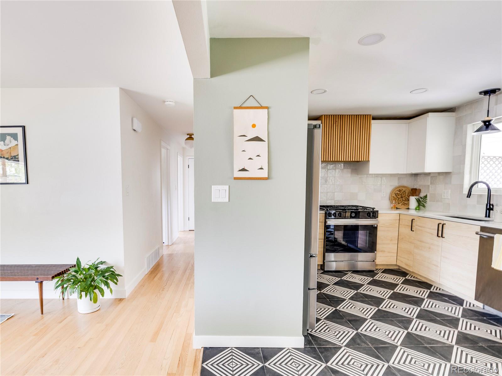 MLS Image #18 for 7107 e wyoming place,denver, Colorado