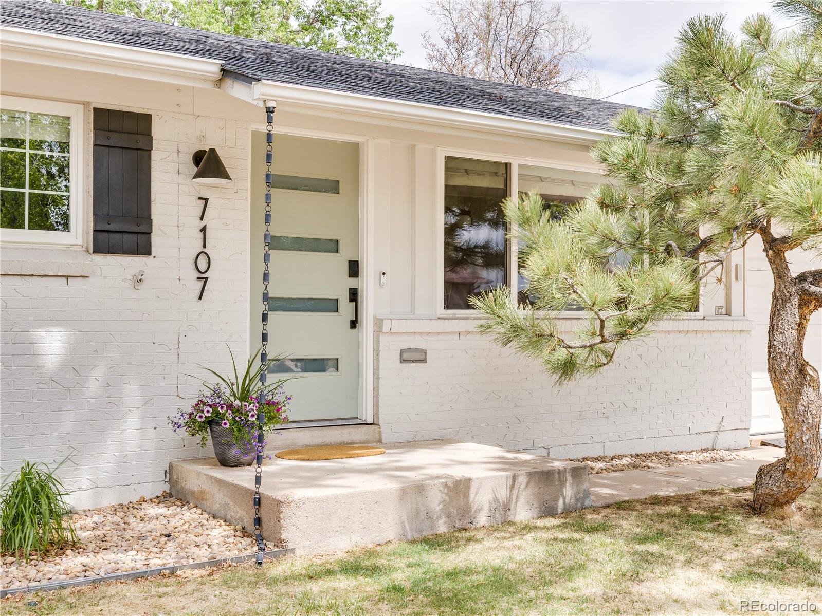MLS Image #3 for 7107 e wyoming place,denver, Colorado