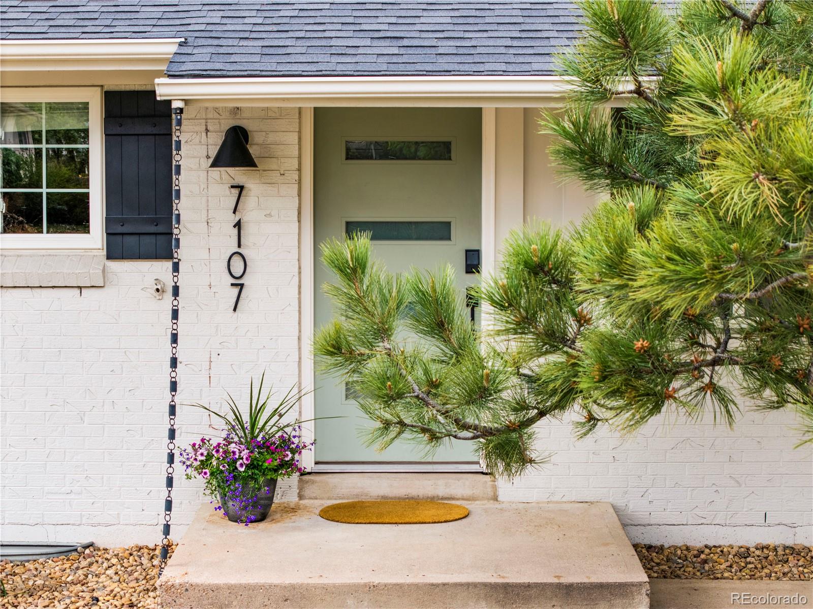 MLS Image #4 for 7107 e wyoming place,denver, Colorado