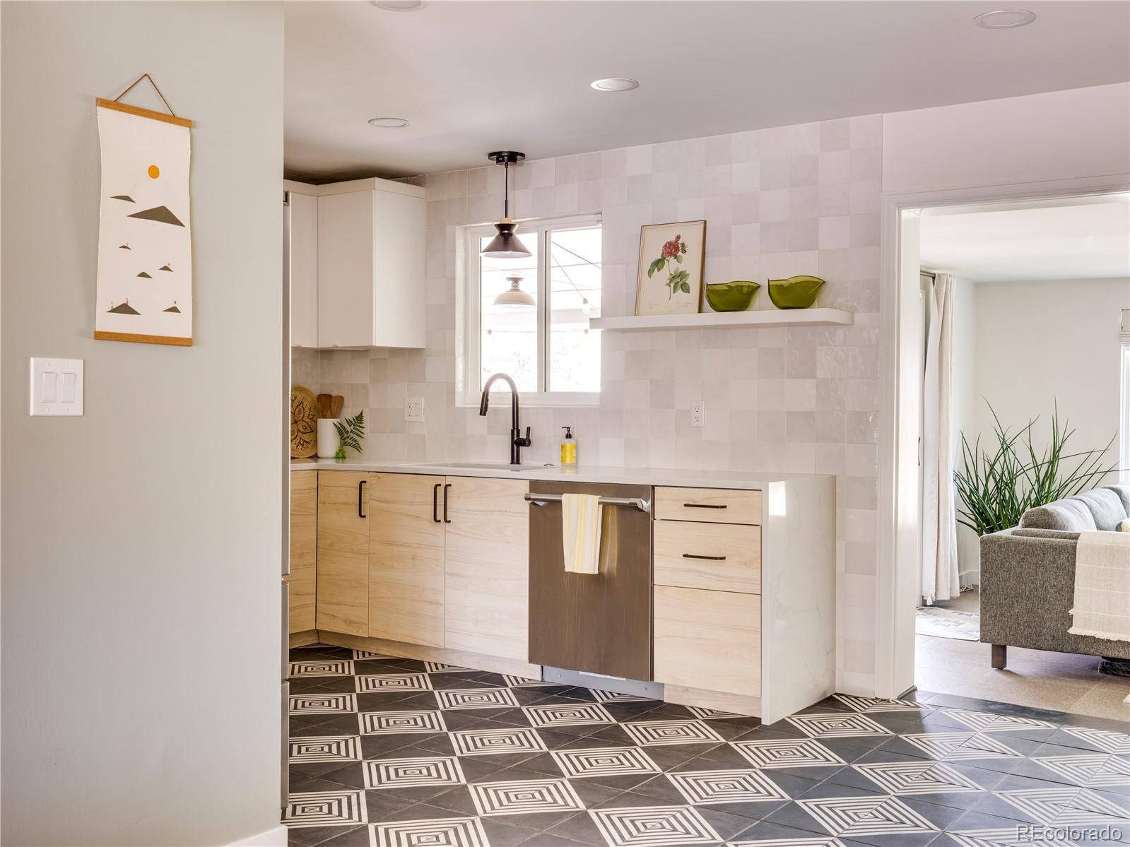 MLS Image #9 for 7107 e wyoming place,denver, Colorado