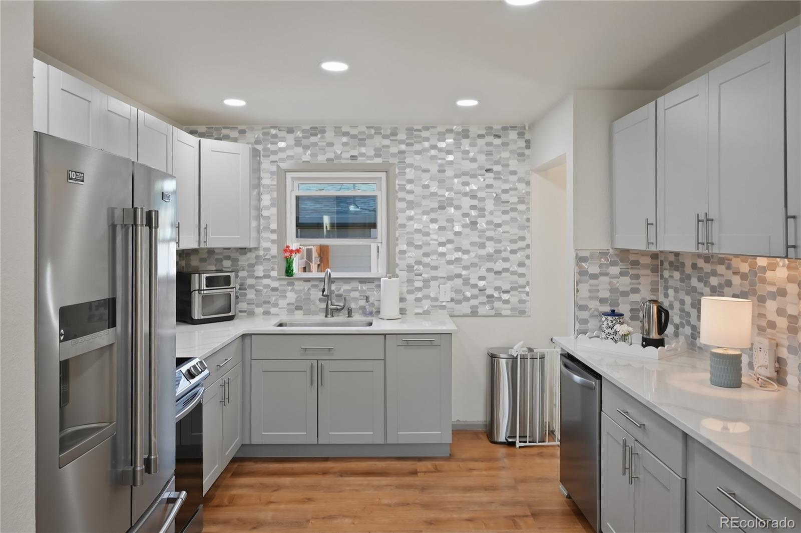 MLS Image #11 for 5181 s pennsylvania street,littleton, Colorado