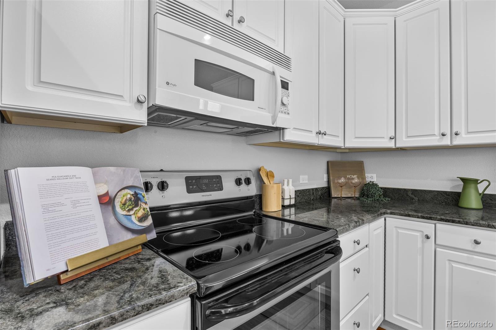 MLS Image #12 for 9647 e arbor place,englewood, Colorado