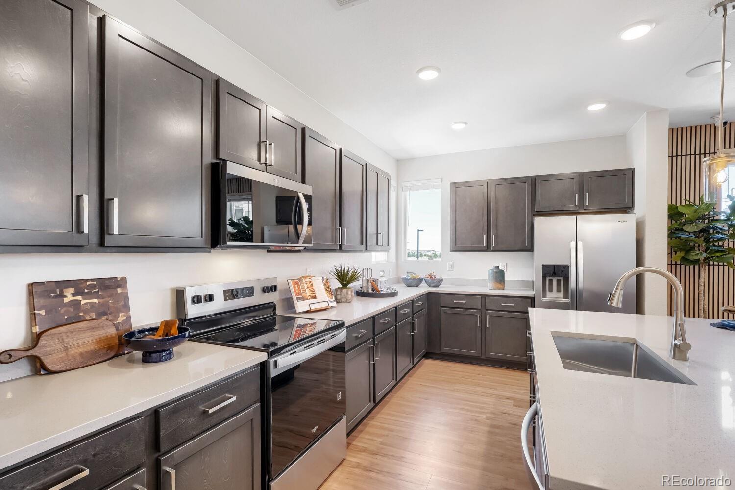 MLS Image #13 for 9200 e 47th avenue,denver, Colorado